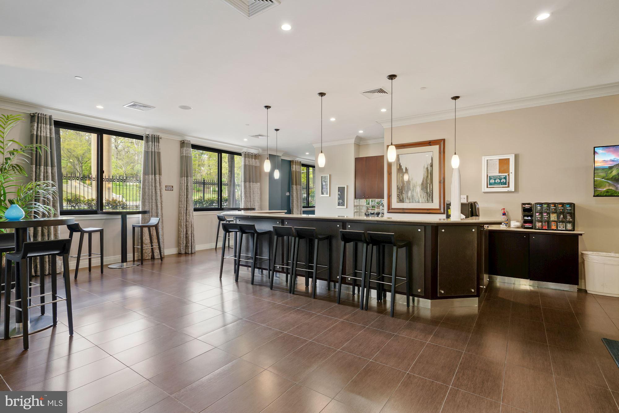 MIDTOWN ALEXANDRIA STATION CONDOMINIUM - Residential