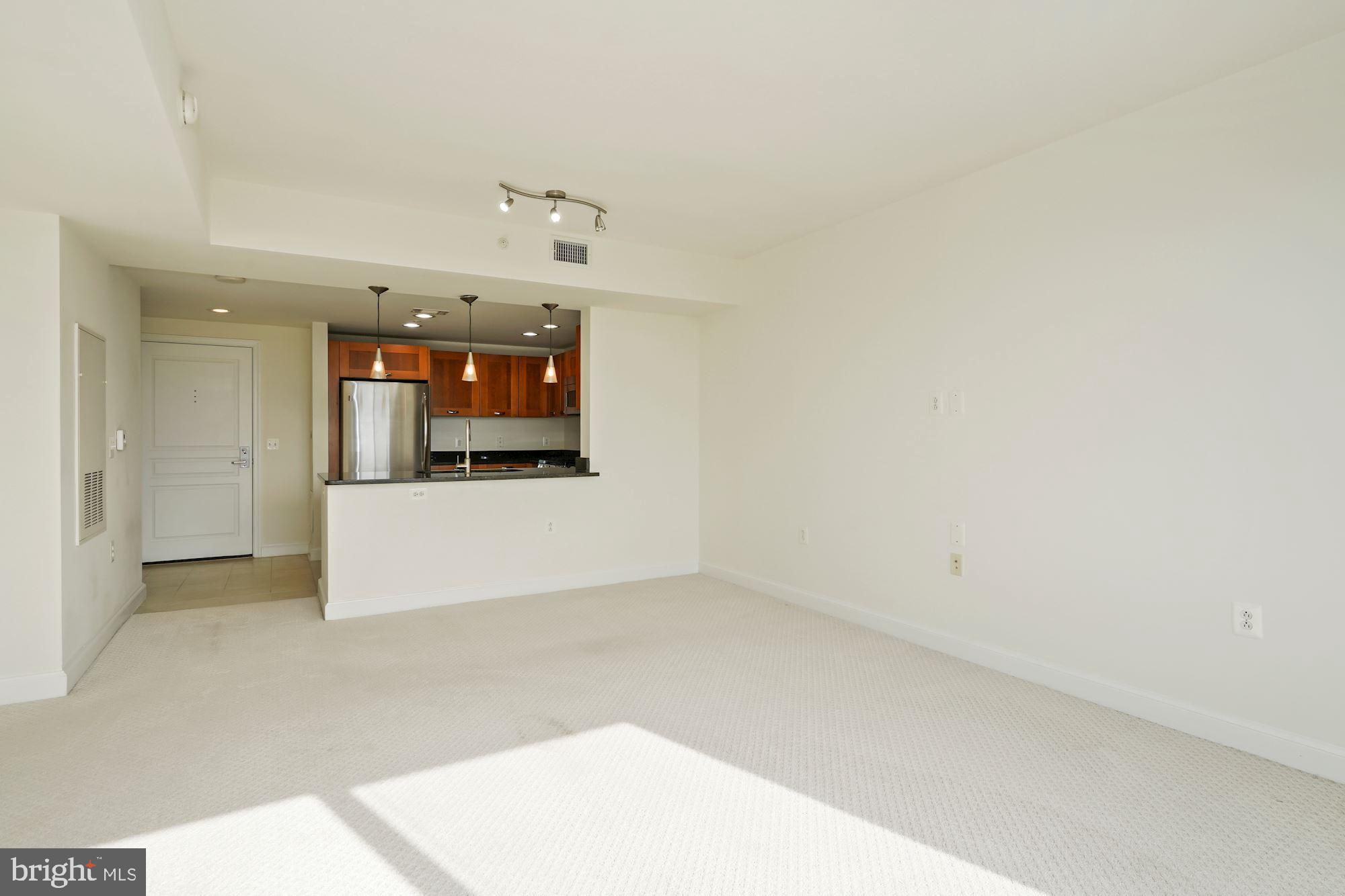 MIDTOWN ALEXANDRIA STATION CONDOMINIUM - Residential