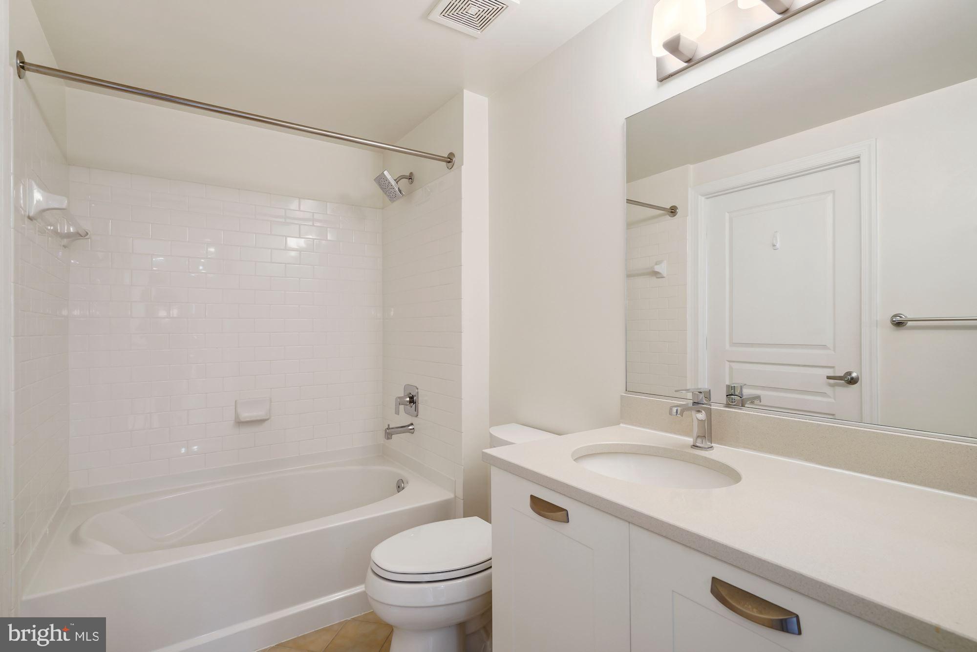 MIDTOWN ALEXANDRIA STATION CONDOMINIUM - Residential