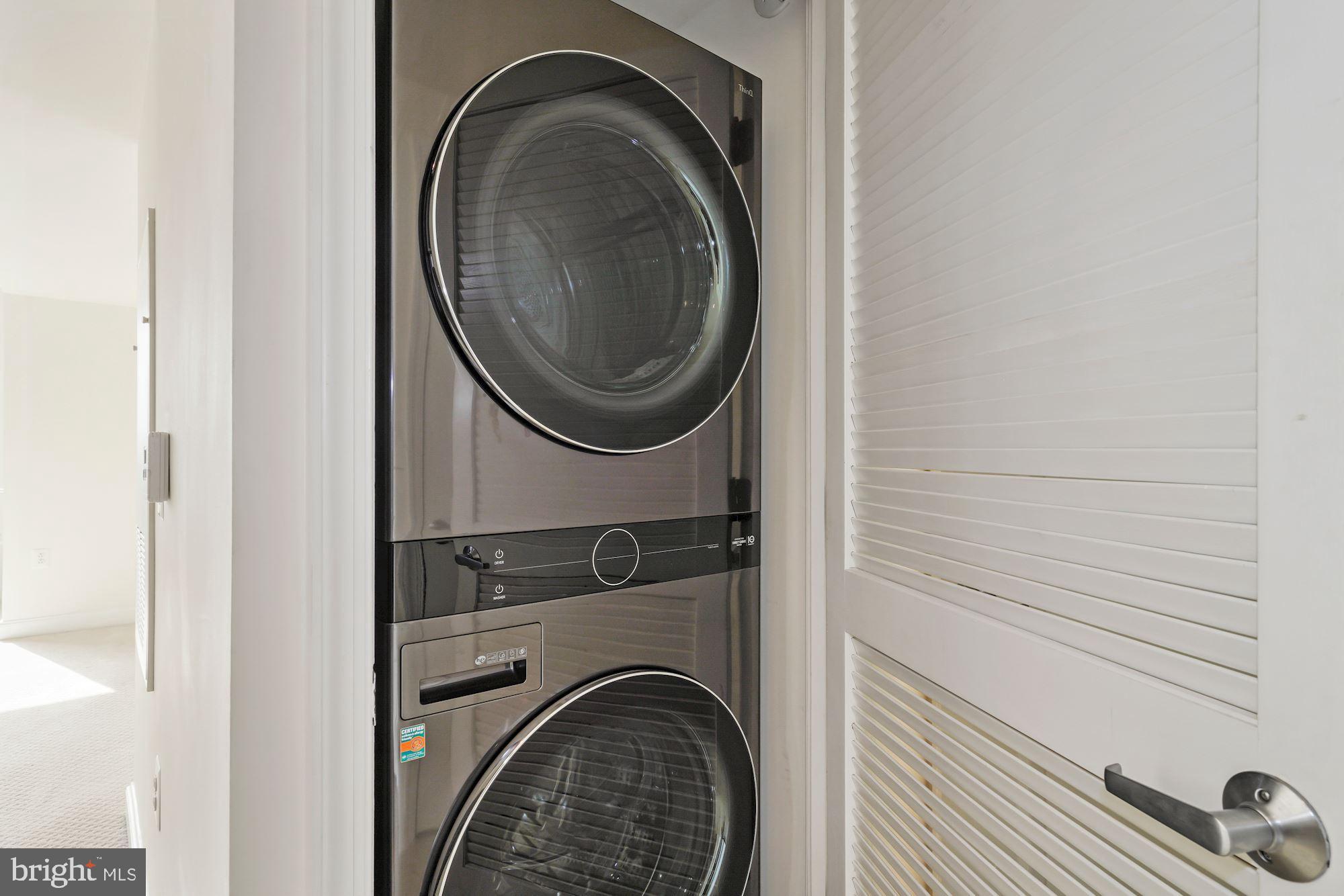 MIDTOWN ALEXANDRIA STATION CONDOMINIUM - Residential