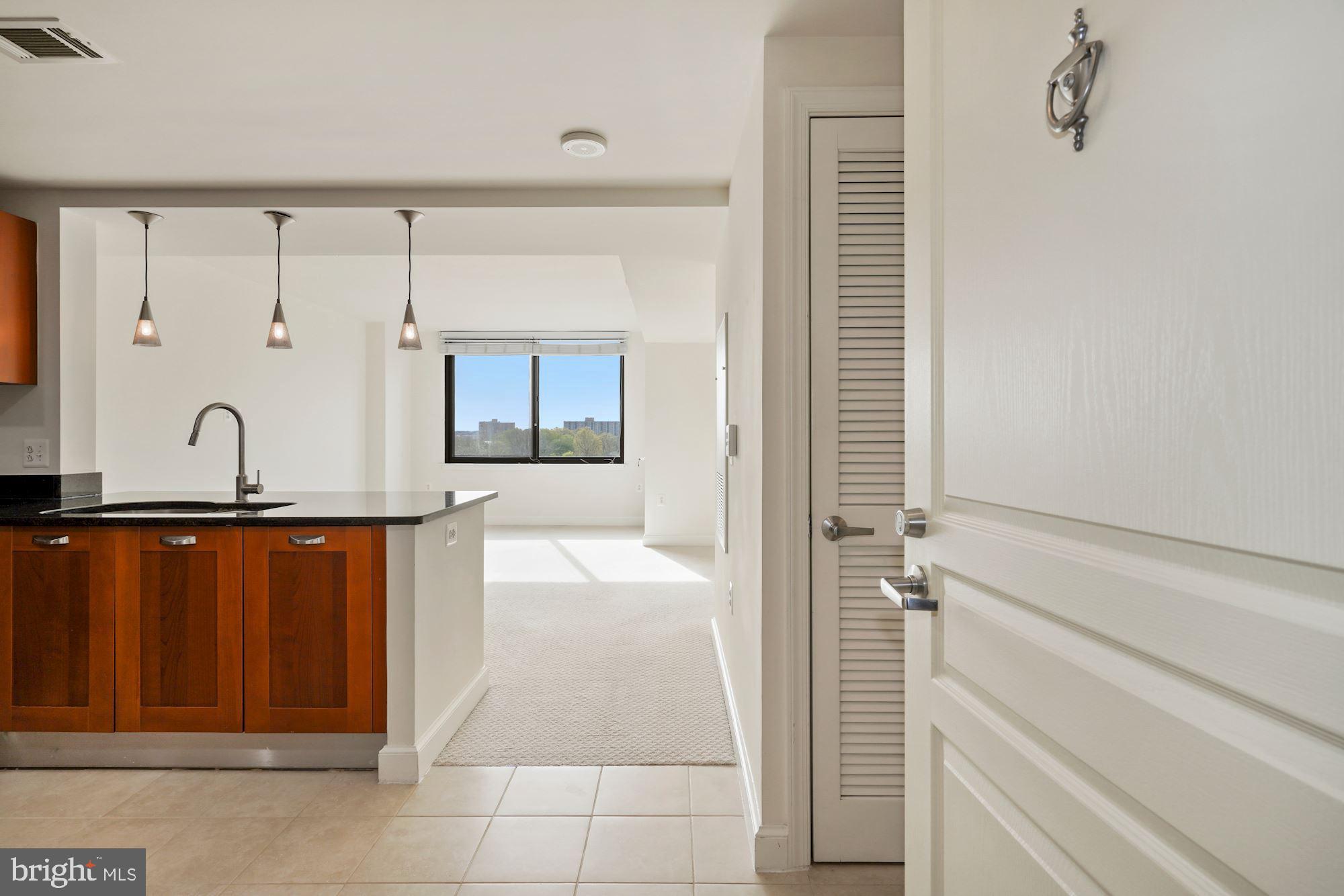 MIDTOWN ALEXANDRIA STATION CONDOMINIUM - Residential