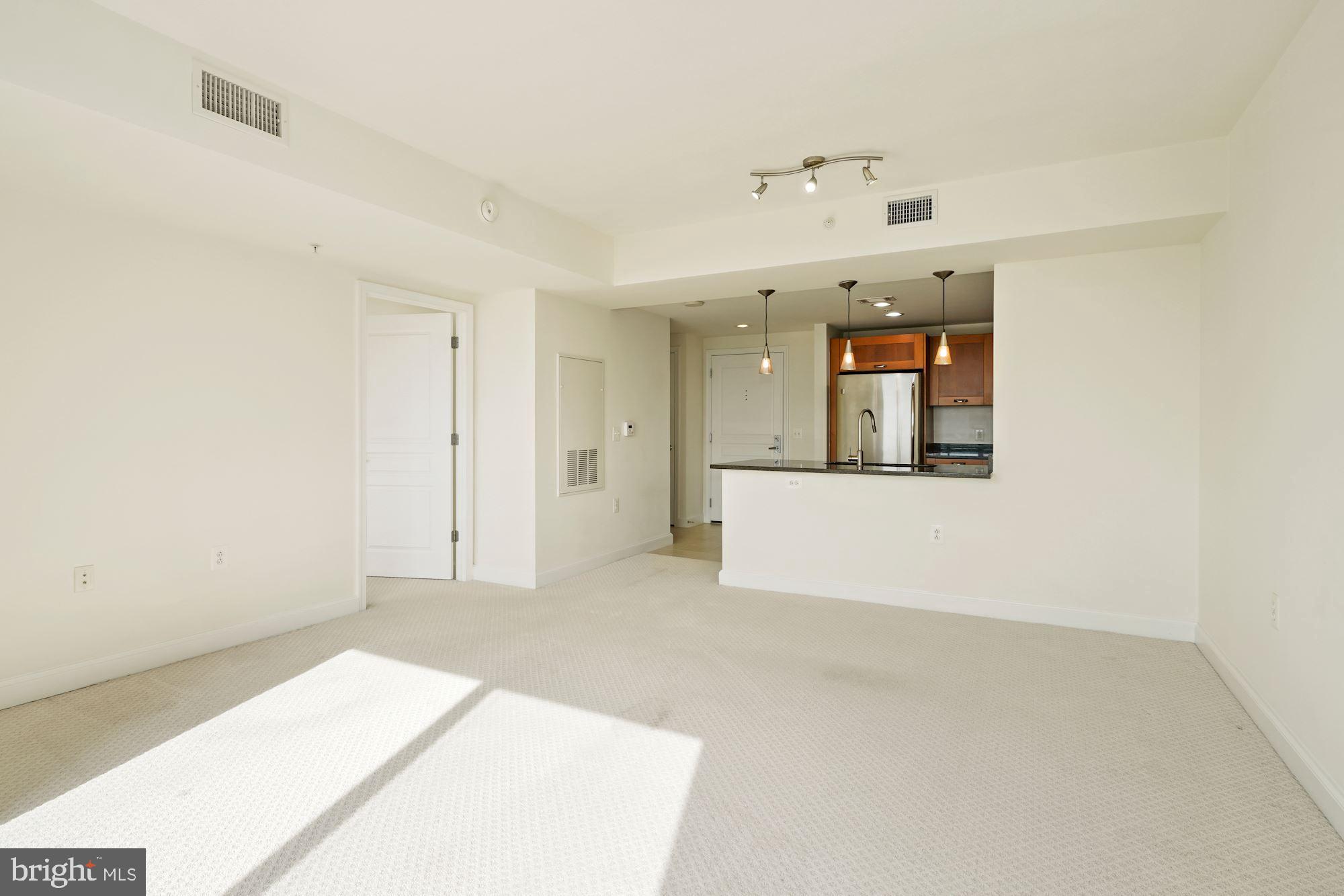 MIDTOWN ALEXANDRIA STATION CONDOMINIUM - Residential