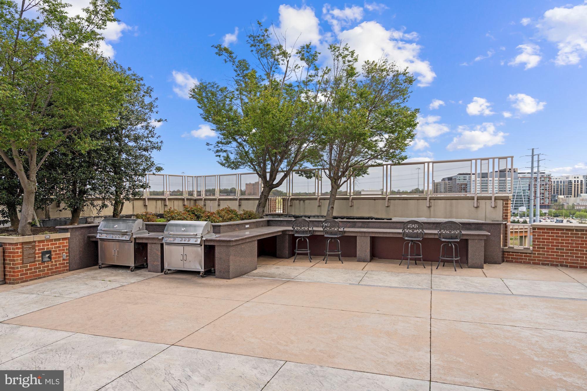 MIDTOWN ALEXANDRIA STATION CONDOMINIUM - Residential