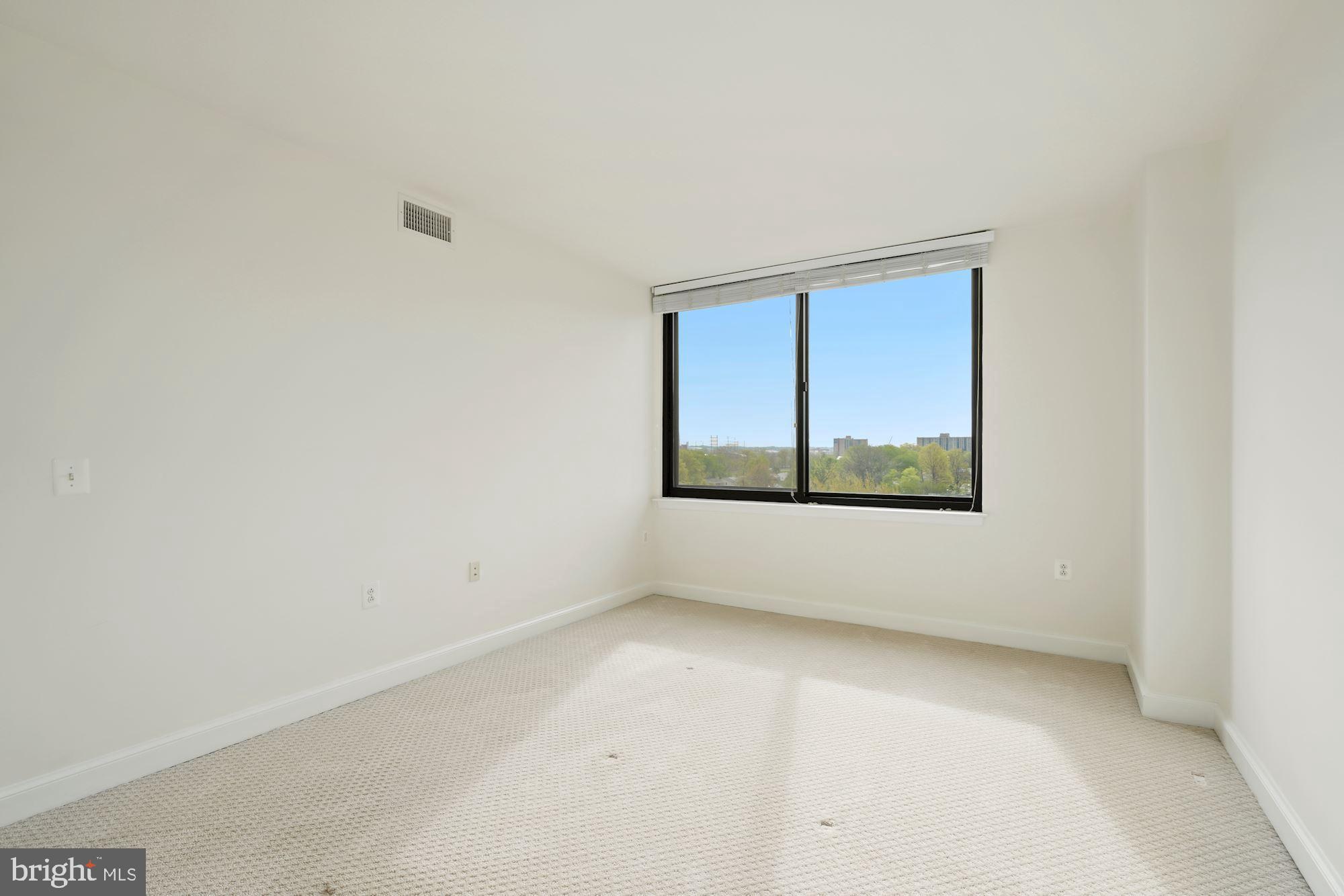 MIDTOWN ALEXANDRIA STATION CONDOMINIUM - Residential