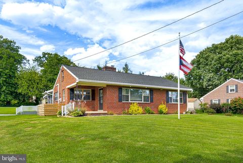 Photo of 21 Blossom Hill Drive, LANCASTER, PA 17601 (MLS # PALA2075764)