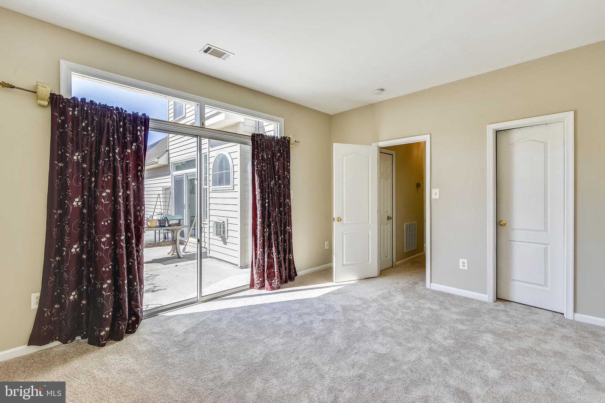 RIDGES AT ASHBURN - Residential