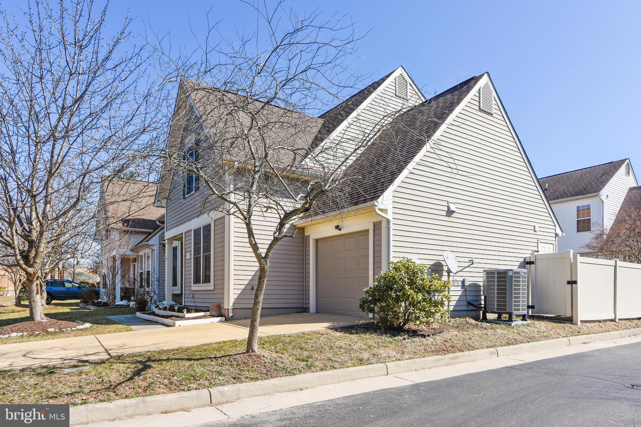 RIDGES AT ASHBURN - Residential