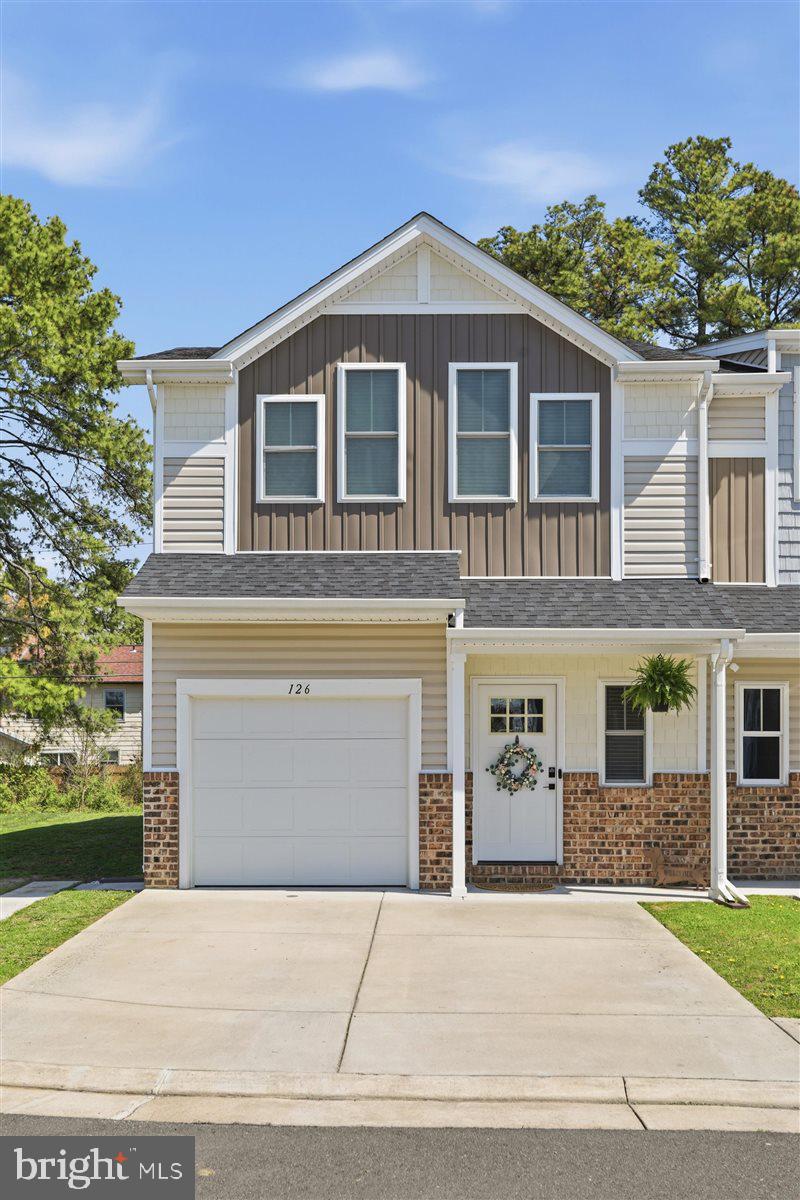126 STELLA COURT