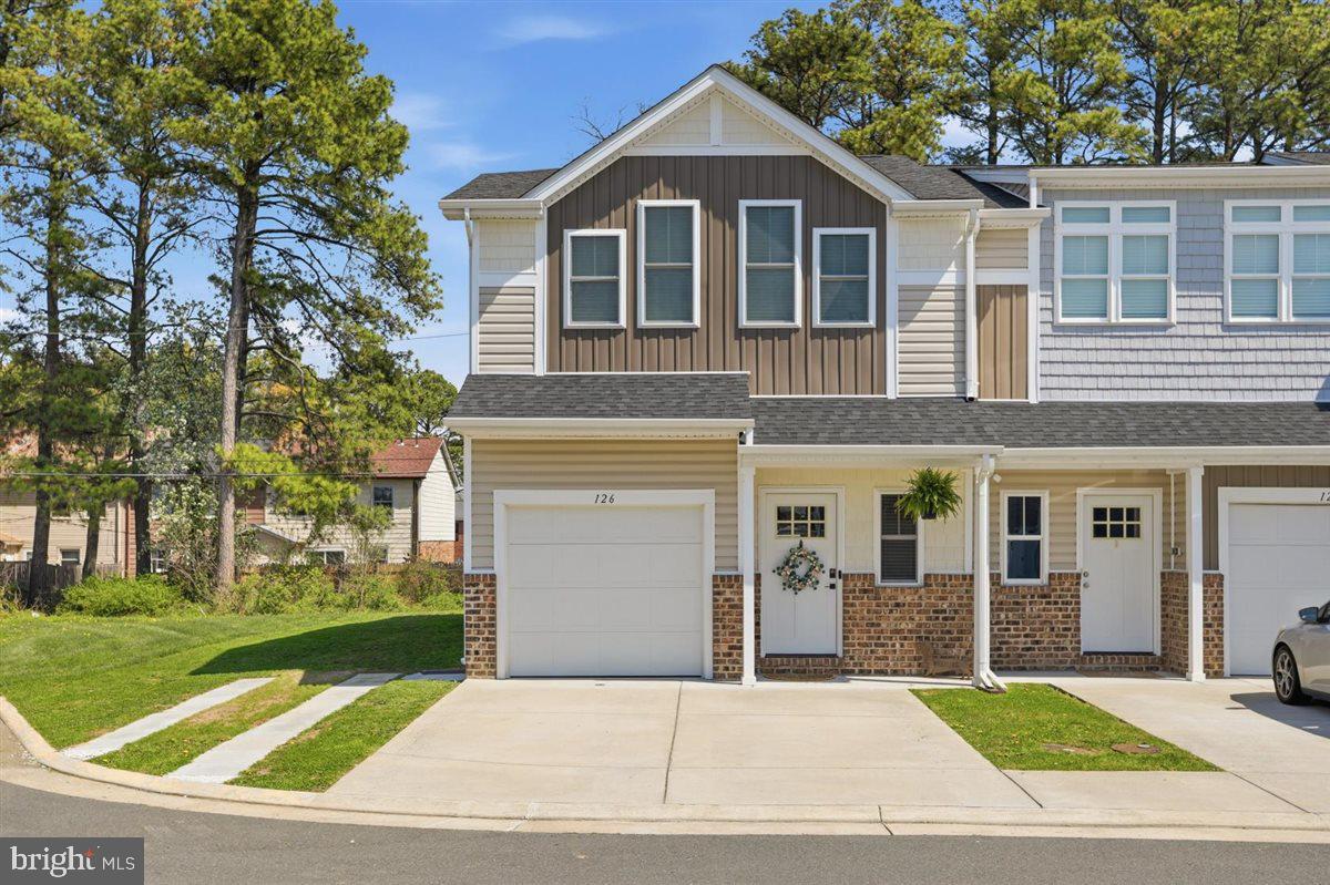 126 STELLA COURT
