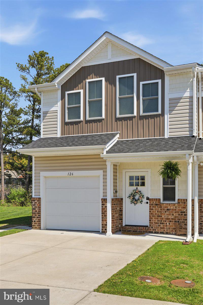 126 STELLA COURT