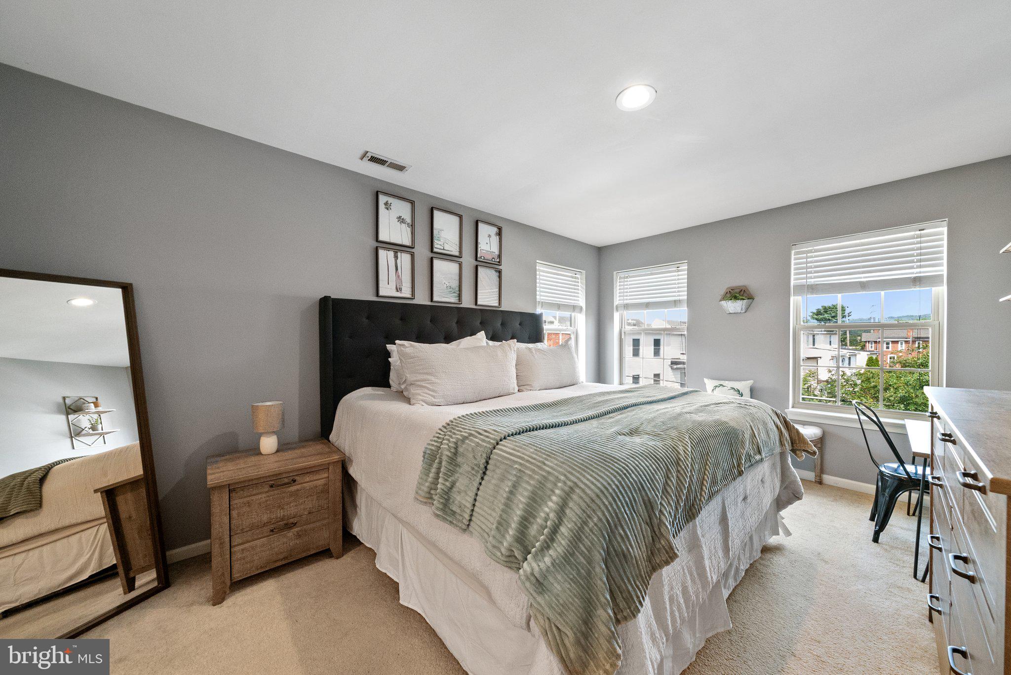 GREEN STREET MEWS - Residential