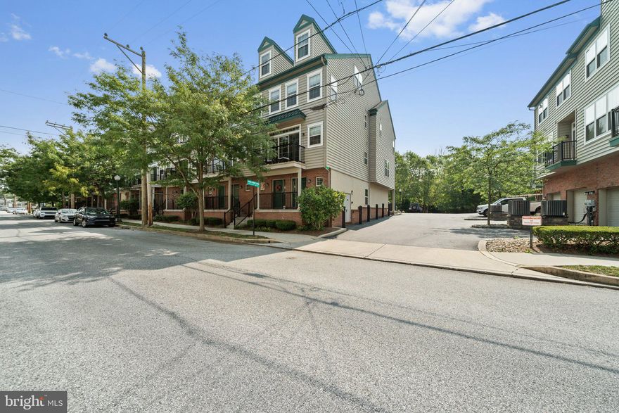 AN AWARD-WINNING TOWNHOME COMMUNITY IN THE HEART OF DOWNINGTOWN BORO!! WELCOME HOME TO 298 JEFFERSON AVE AND GREEN STREET MEWS. This spacious 3 bed / 2.5 bath end unit (one of the largest floor plans in the community) is ideally situated in walking distance between the heart of Downingtown Borough, with its many restaurants and unique boutiques, Pomodoro’s restaurant at the end of the block and Victory Brewing around the corner. 

Downingtown has so much to offer for those who love the great outdoors. From Kerr Park with its Farmers Market, disc golf course and ball courts to the walk/bike path of the Struble Trail and Sugars Bridge trail. Grab your kayak or inner tube and hit the east branch of the Brandywine that runs right through town or throw them on the car for a short drive to Marsh Creek State Park. 

Step into the foyer of 298 Jefferson which has both street and garage access. Townhome layout features a flexible, airy floor plan with dramatic 9ft ceilings and a wall of windows which provides tons of natural light, an open concept kitchen with recently installed hardwood breakfast bar, dining & living area, and lovely balcony, perfect for outdoor dining. The second level includes a spacious main bedroom with large walk-in closet & bathroom ensuite, hall bath, second bedroom/home office, and convenient laundry area in hall. The upper level features a vast loft bedroom with great storage and plenty of flexible floor space. The extra deep tandem garage is designed to accommodate 2 vehicles or all your bikes and outdoor gear. Outside there is off street, on site & driveway parking. Current flood insurance policy is $ 373/yr. and may be transferable to the new owner.
