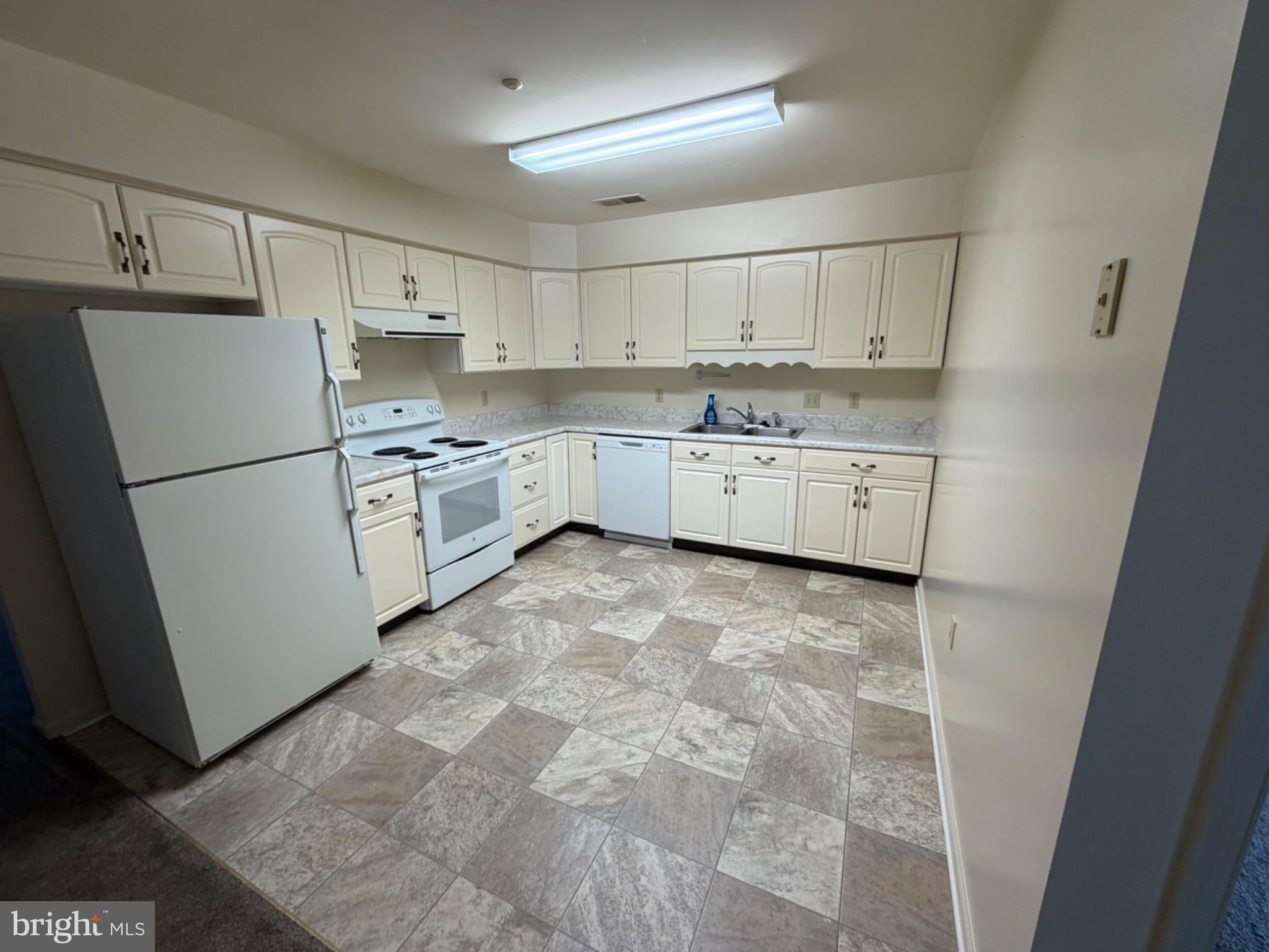 147 SUNFLOWER DRIVE