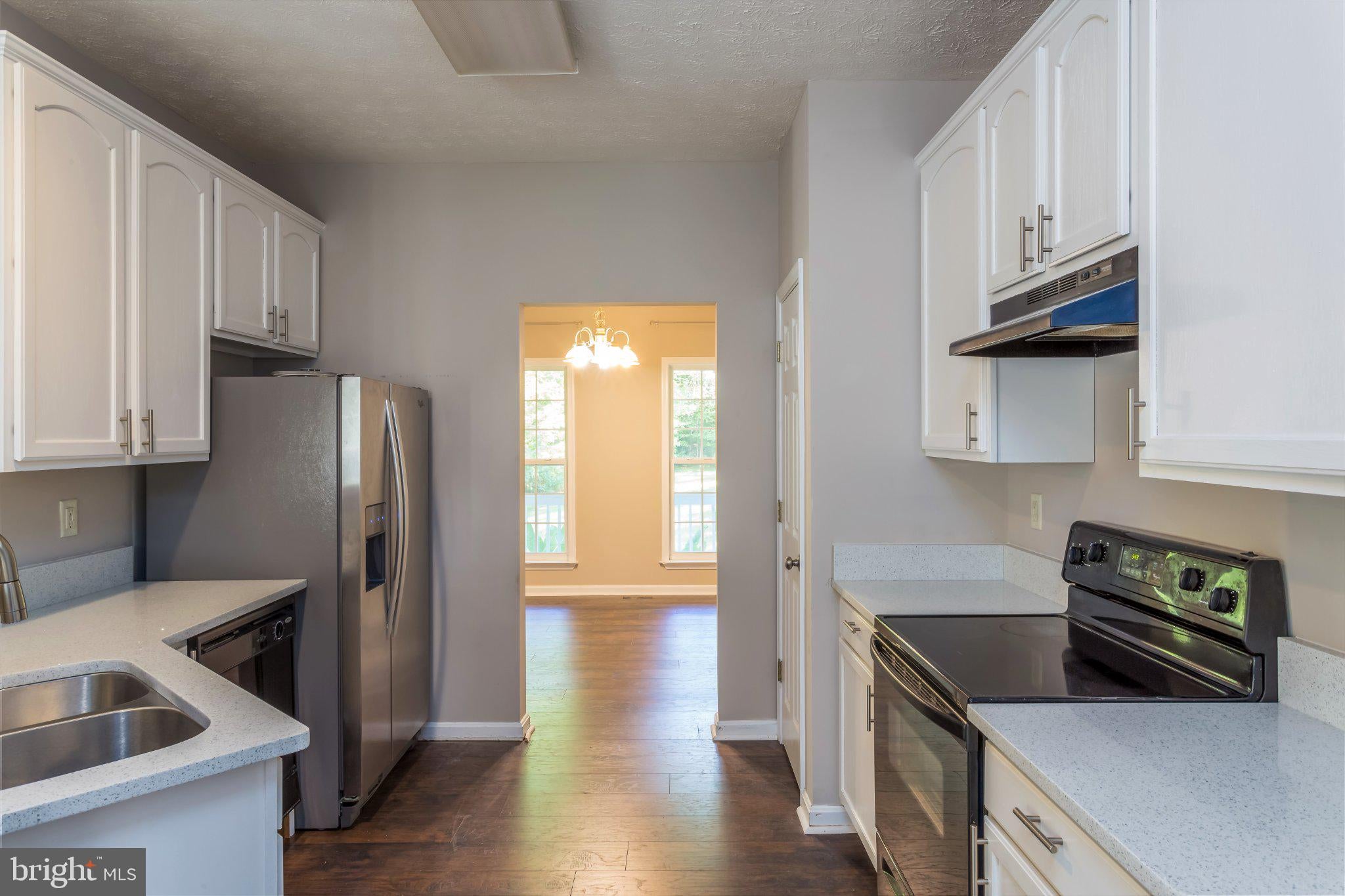 89 ALBERTSON COURT
