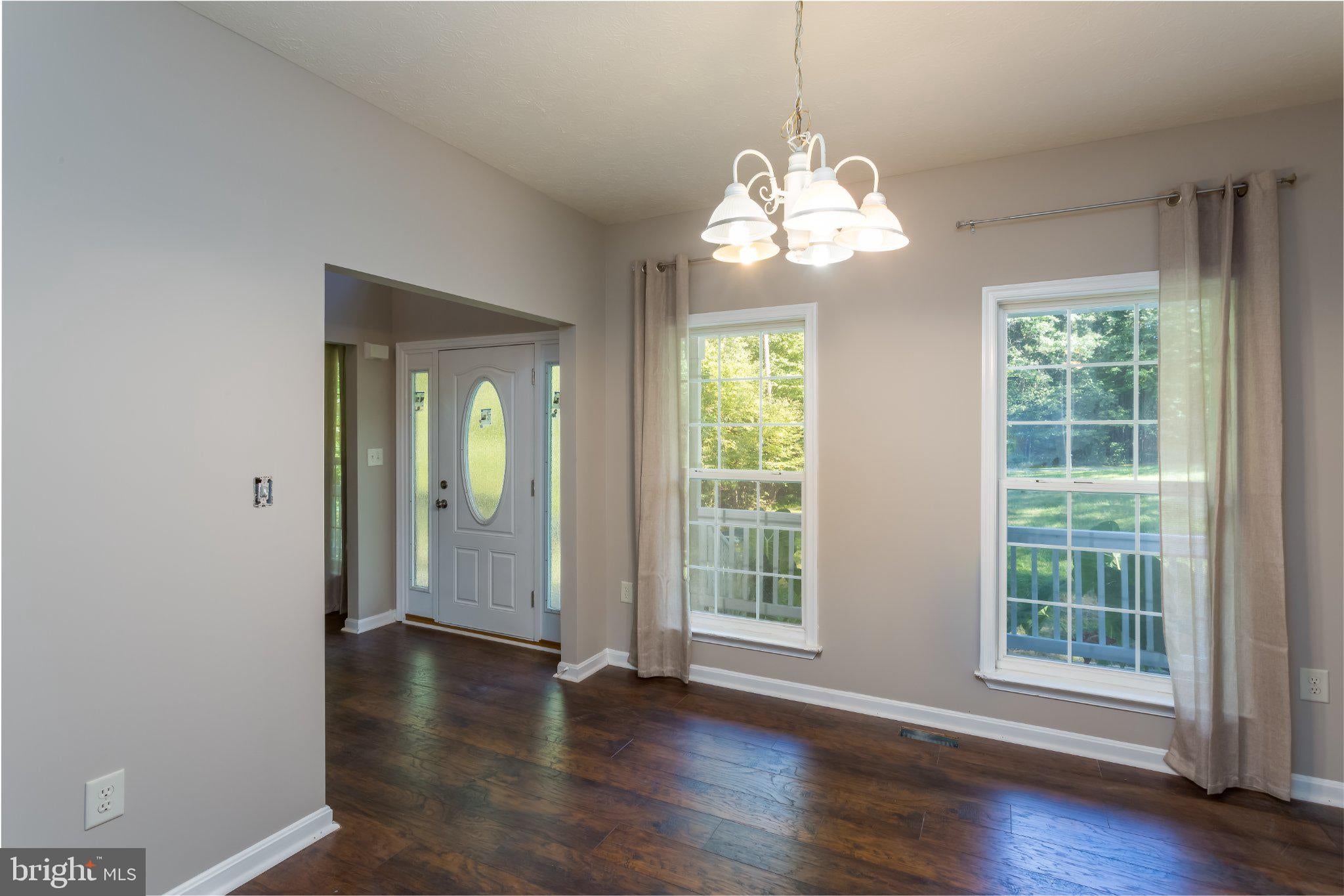 89 ALBERTSON COURT