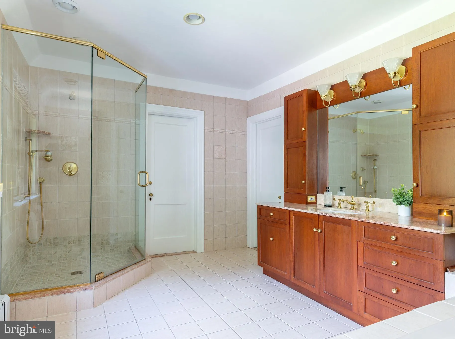 Bryn Mawr, Pennsylvania 19010, United States, 6 Bedrooms Bedrooms, ,4 BathroomsBathrooms,Residential,Pending,176332