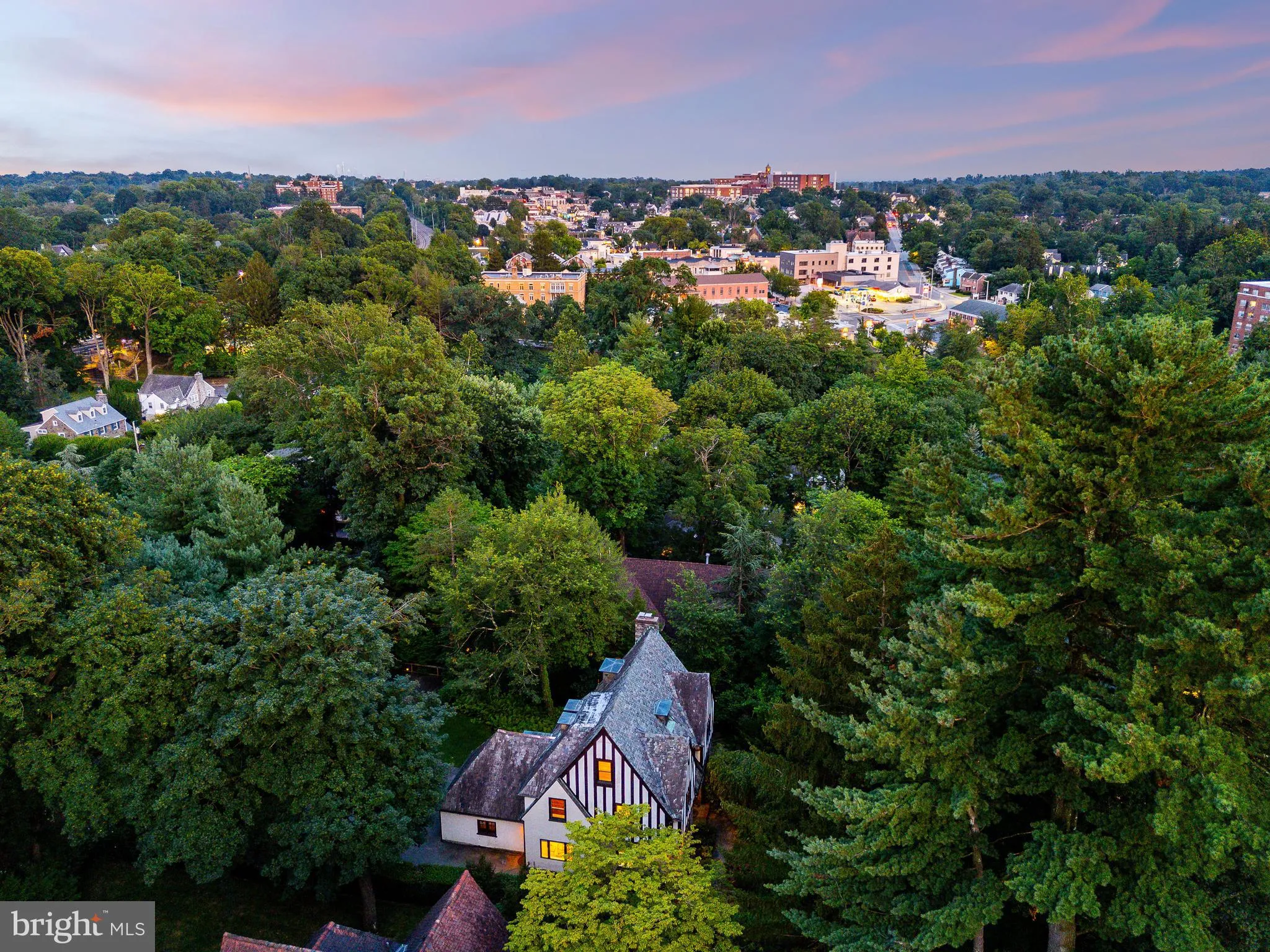Bryn Mawr, Pennsylvania 19010, United States, 6 Bedrooms Bedrooms, ,4 BathroomsBathrooms,Residential,Pending,176332