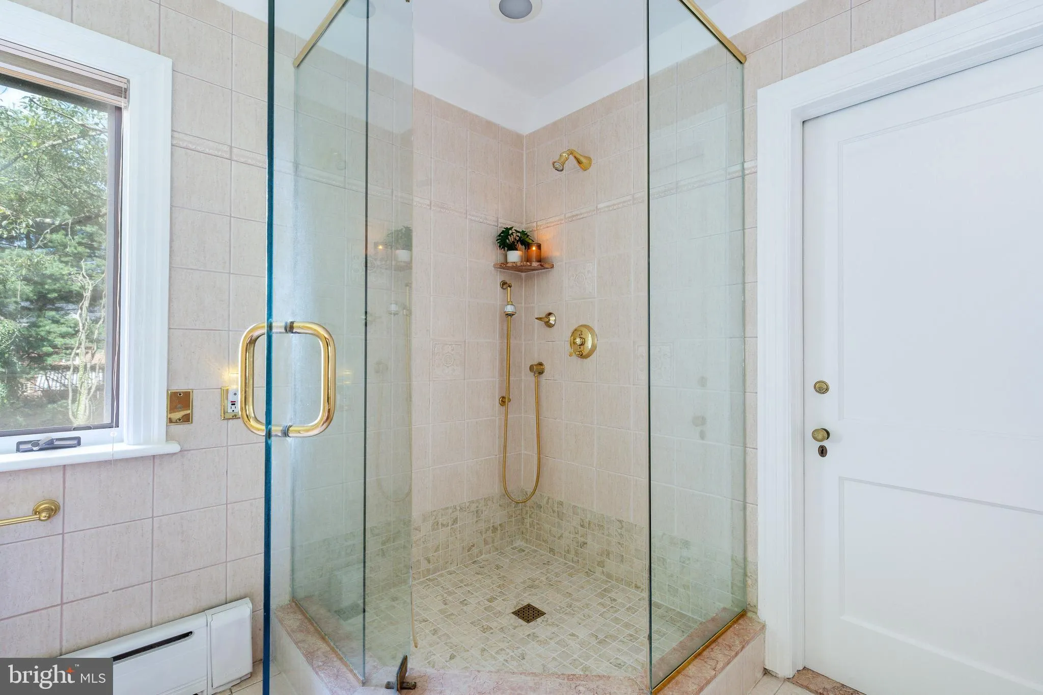 Bryn Mawr, Pennsylvania 19010, United States, 6 Bedrooms Bedrooms, ,4 BathroomsBathrooms,Residential,Pending,176332