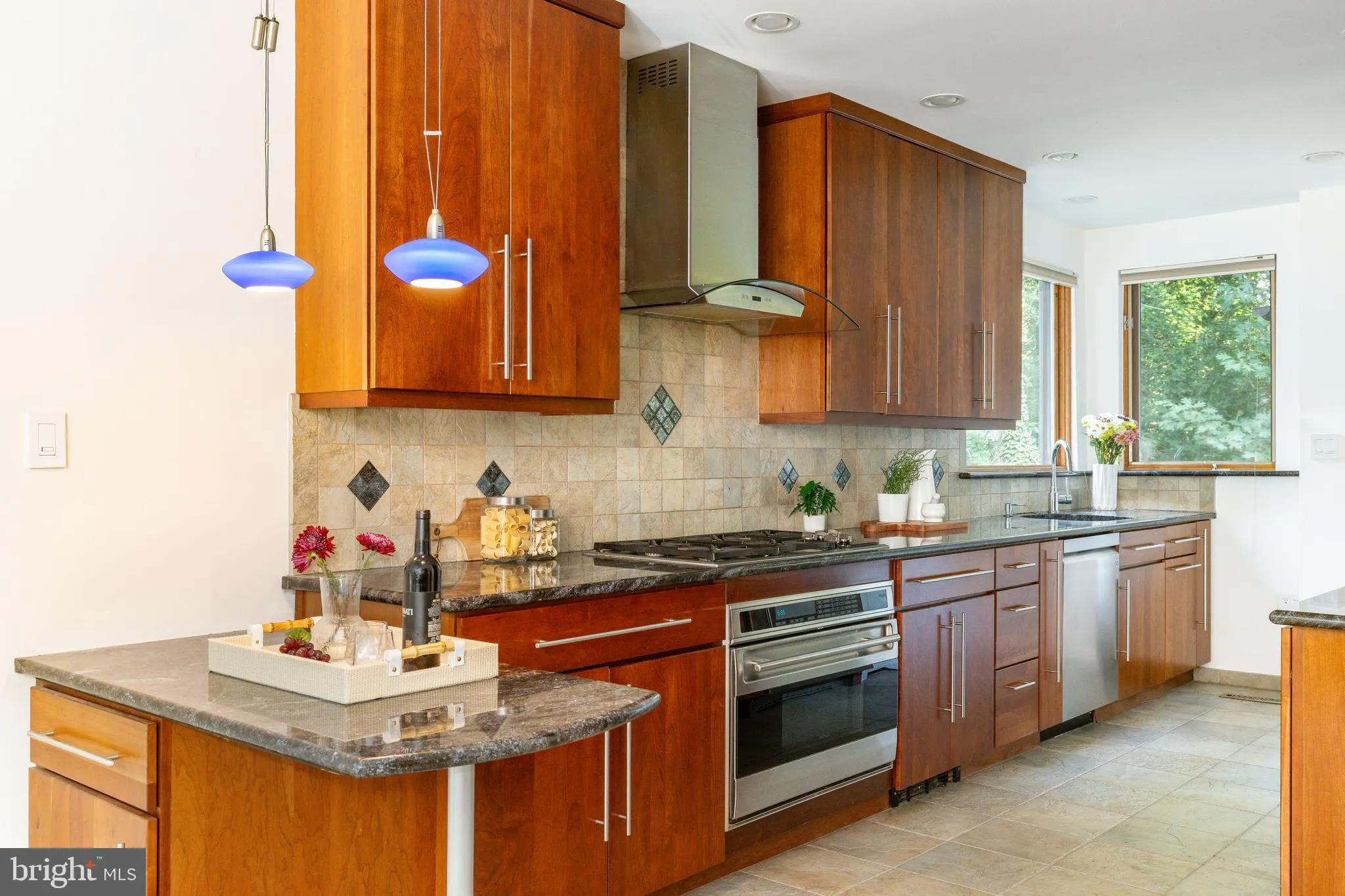 Bryn Mawr, Pennsylvania 19010, United States, 6 Bedrooms Bedrooms, ,4 BathroomsBathrooms,Residential,Pending,176332