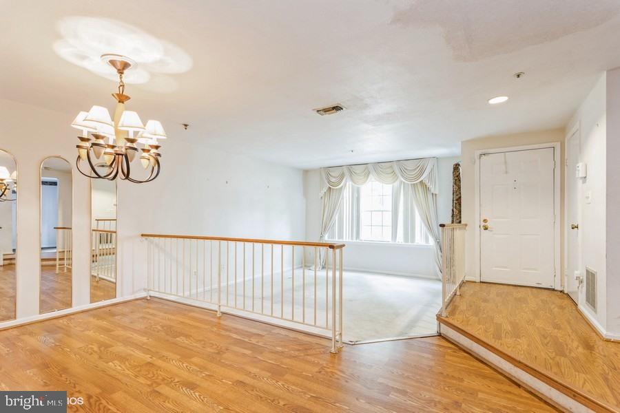 GLENSFORD - Residential