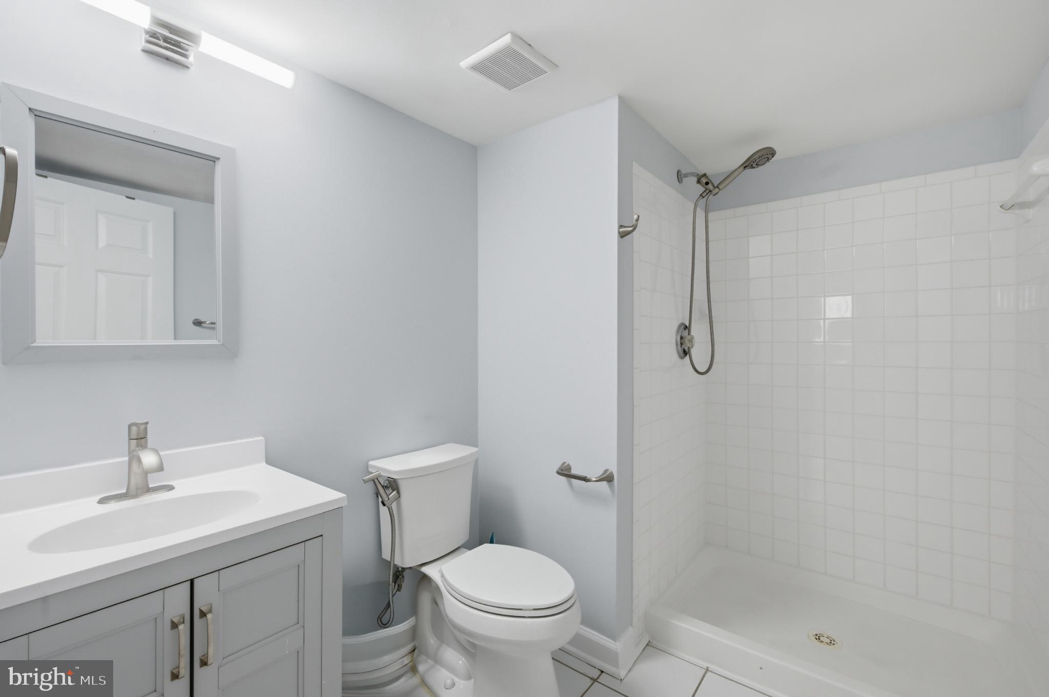 BROOKE FARM - Residential Lease