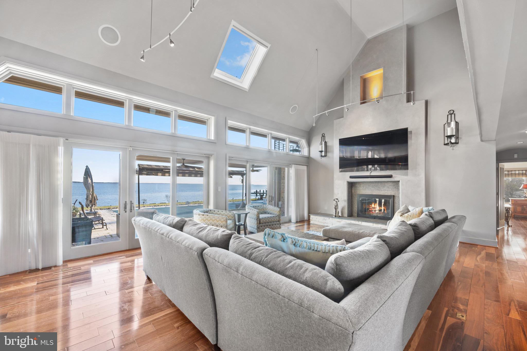 COVE CREEK CLUB - Residential