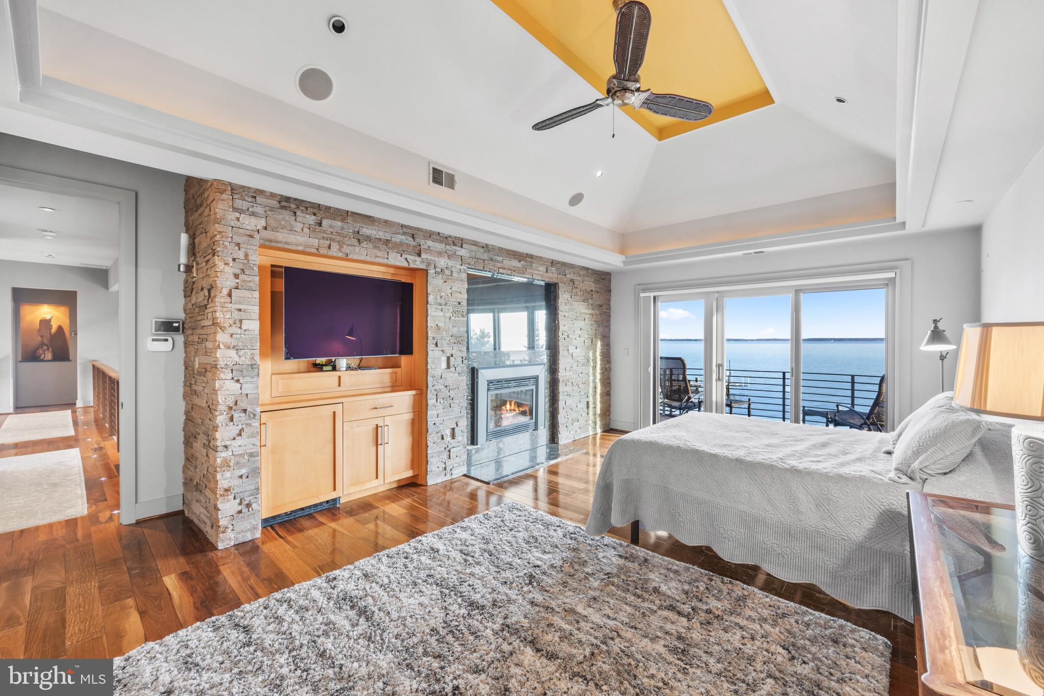 COVE CREEK CLUB - Residential