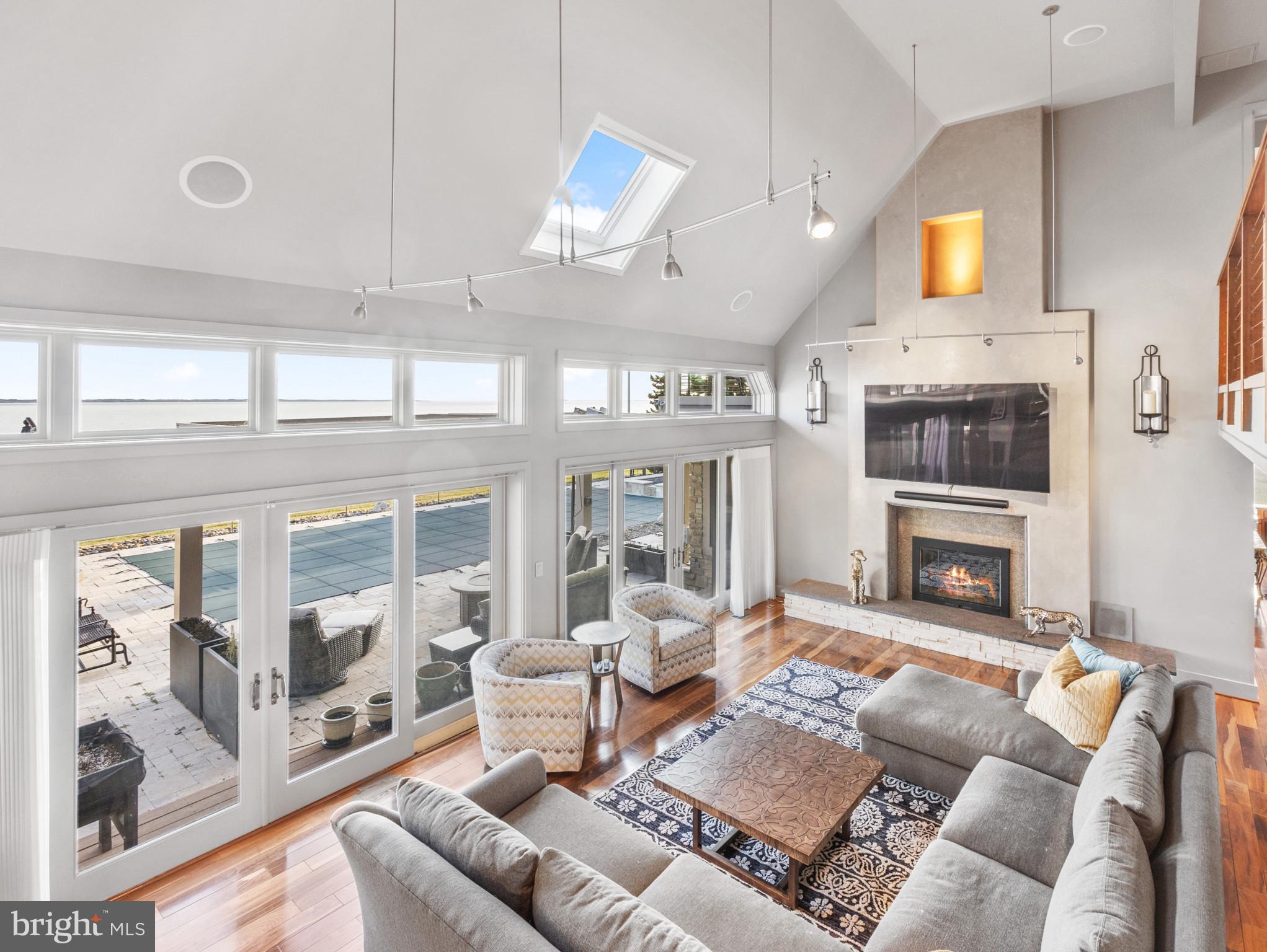 COVE CREEK CLUB - Residential