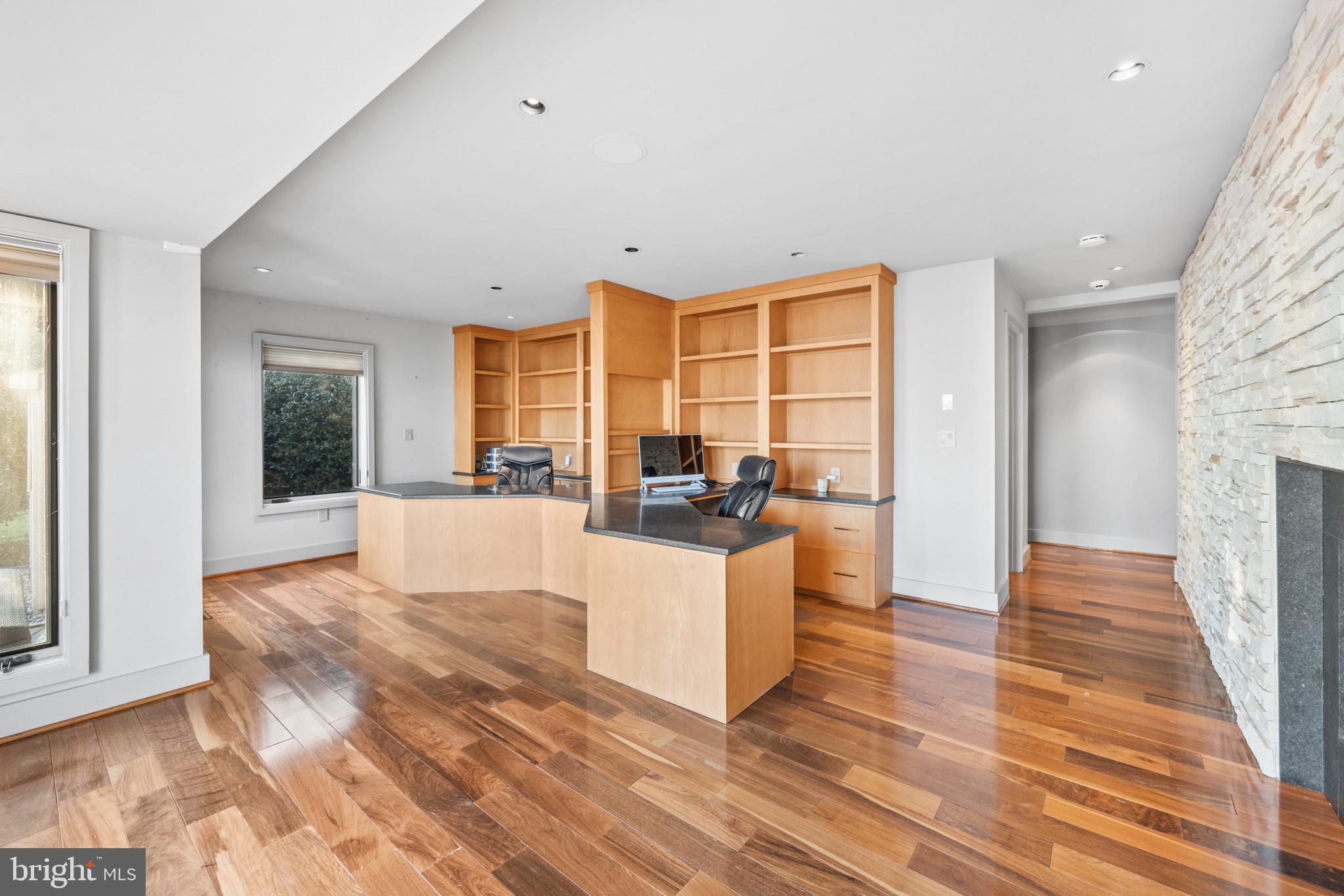 COVE CREEK CLUB - Residential