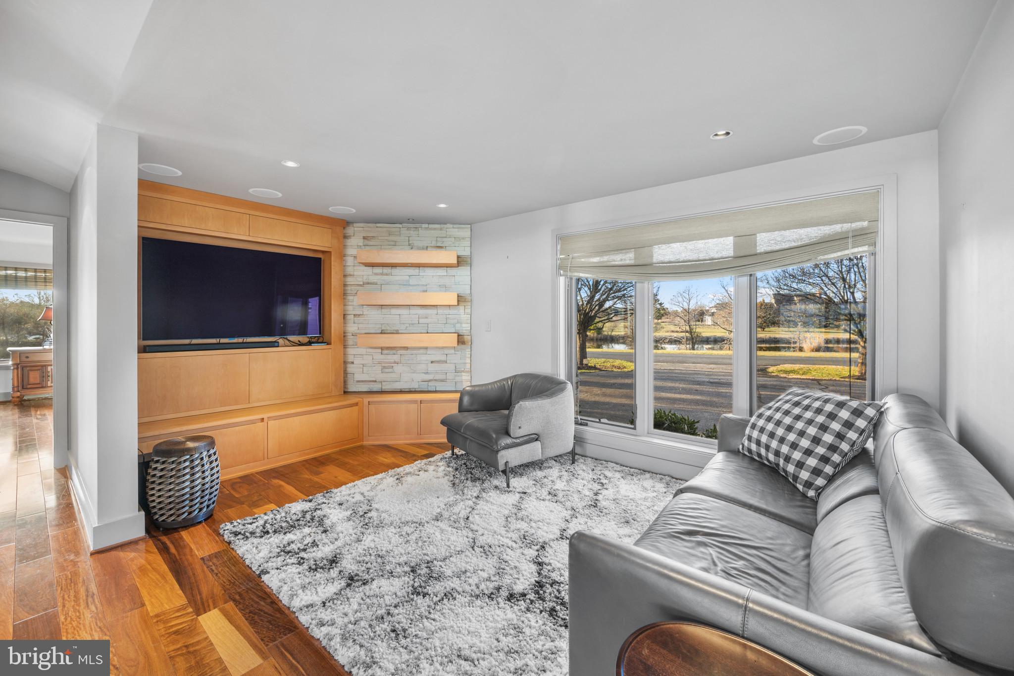 COVE CREEK CLUB - Residential