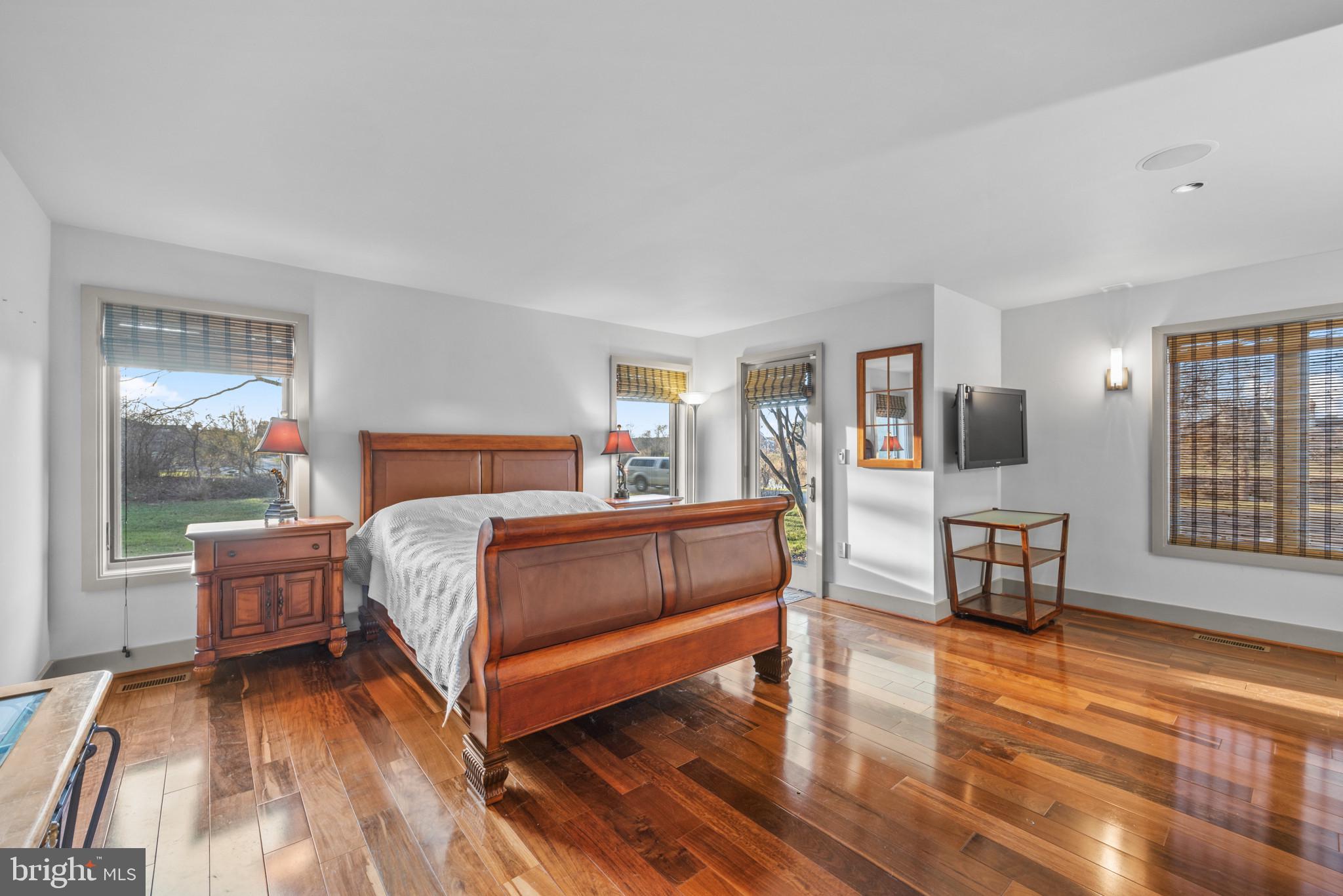 COVE CREEK CLUB - Residential