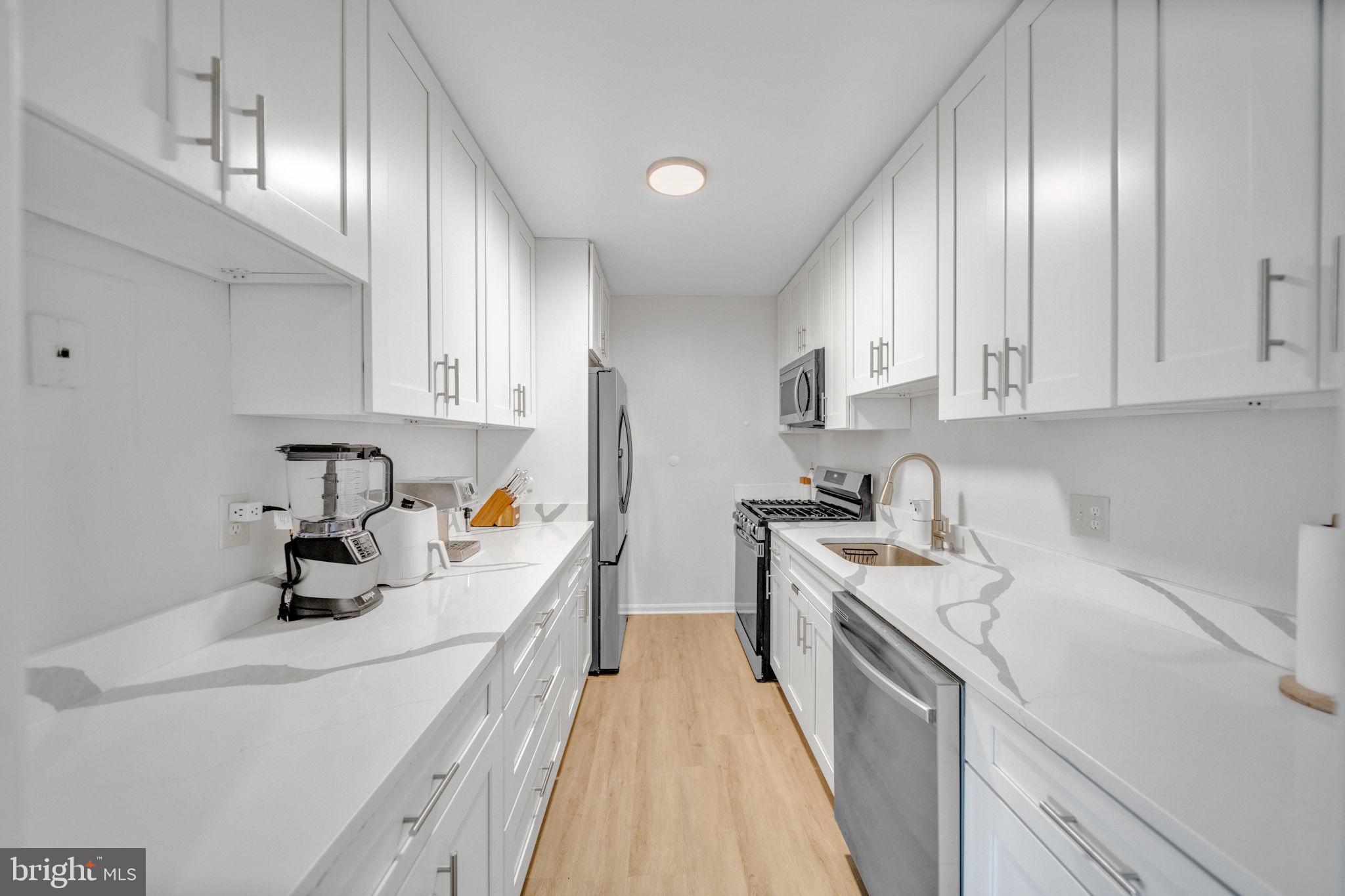 FAIRFAX WEST - Residential