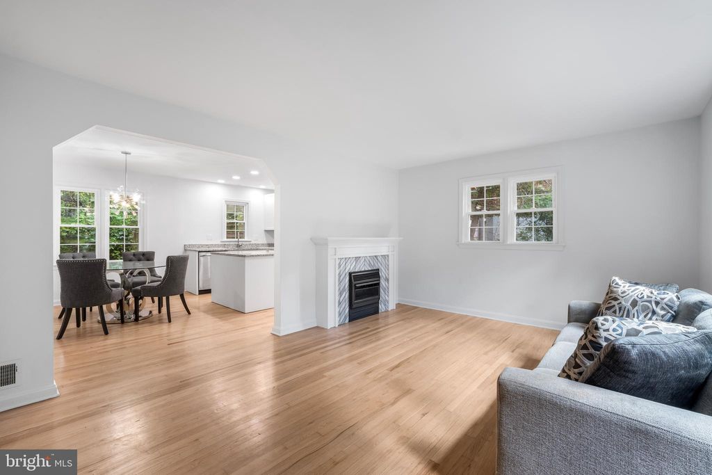 Photo of 6474 Oakwood Drive, FALLS CHURCH, VA 22041 (MLS # VAFX2306162)