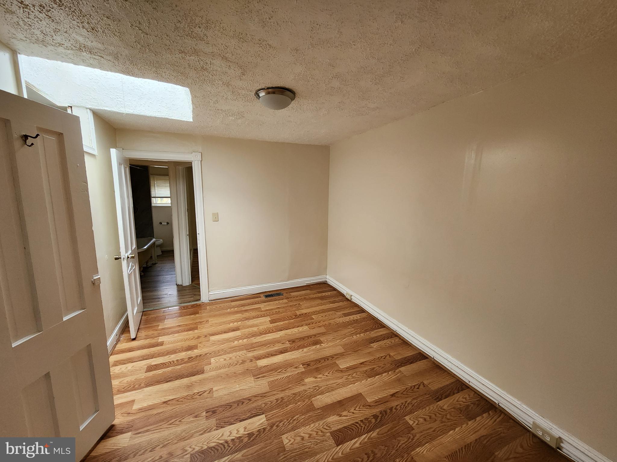 MILL HILL - Residential
