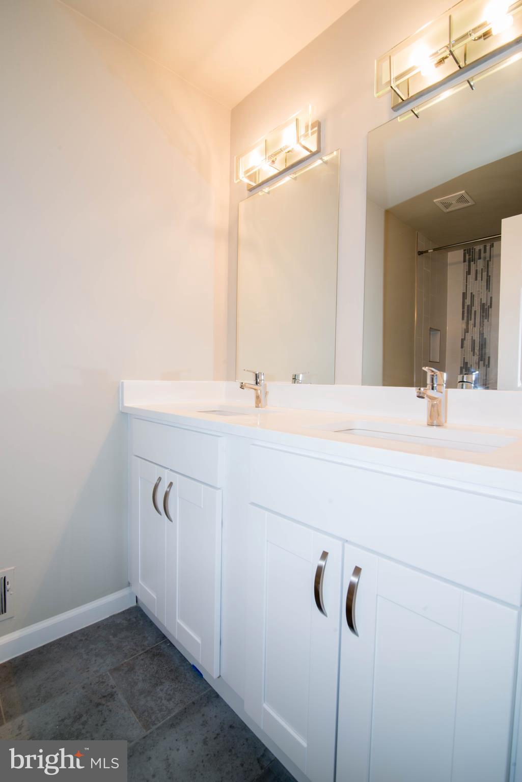 HAMPSHIRE - Residential