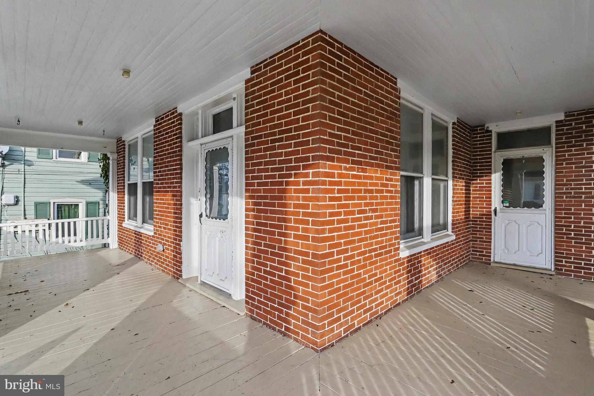 9 N MAIN STREET