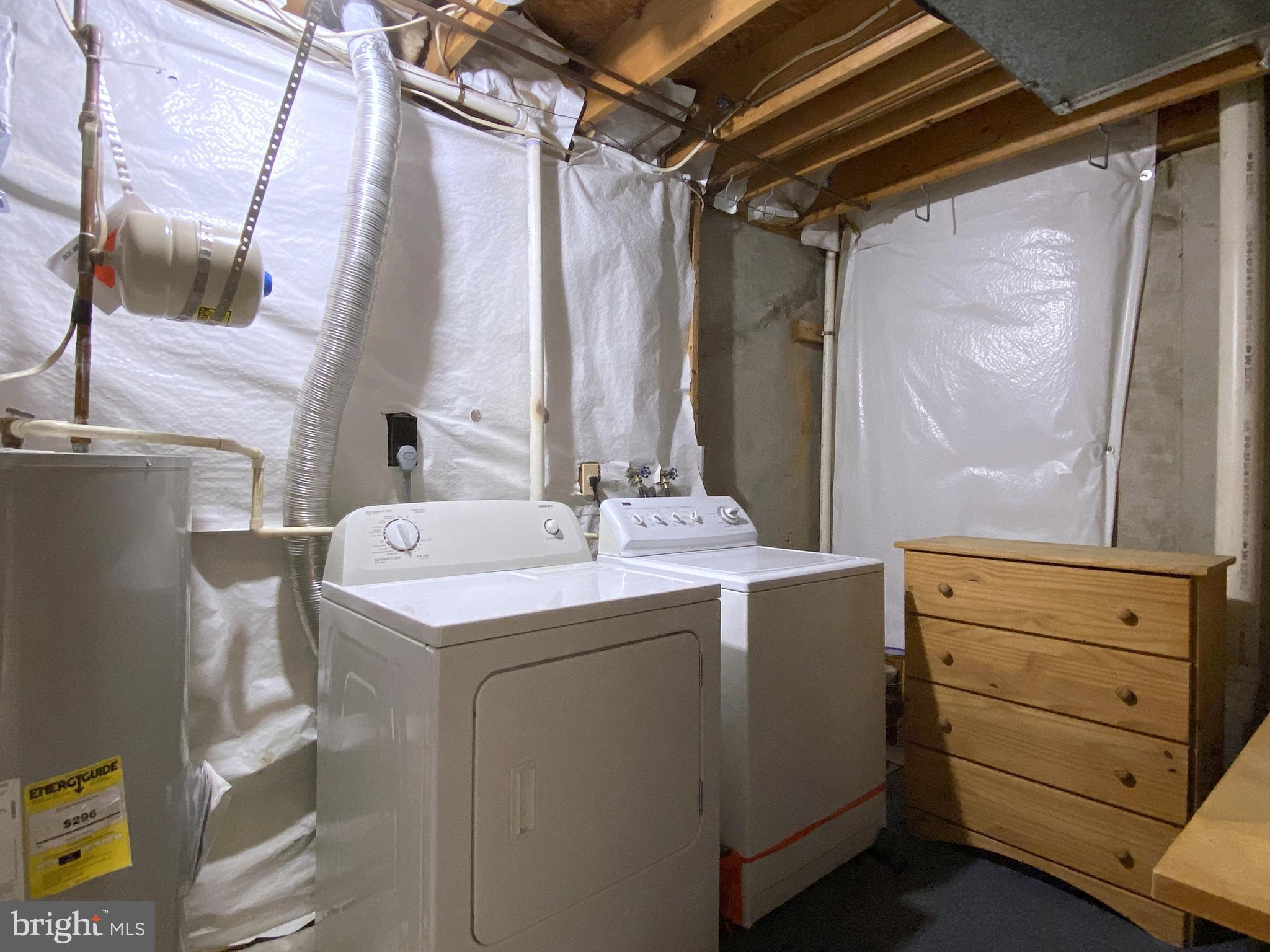 LAUREL WOODS - Residential