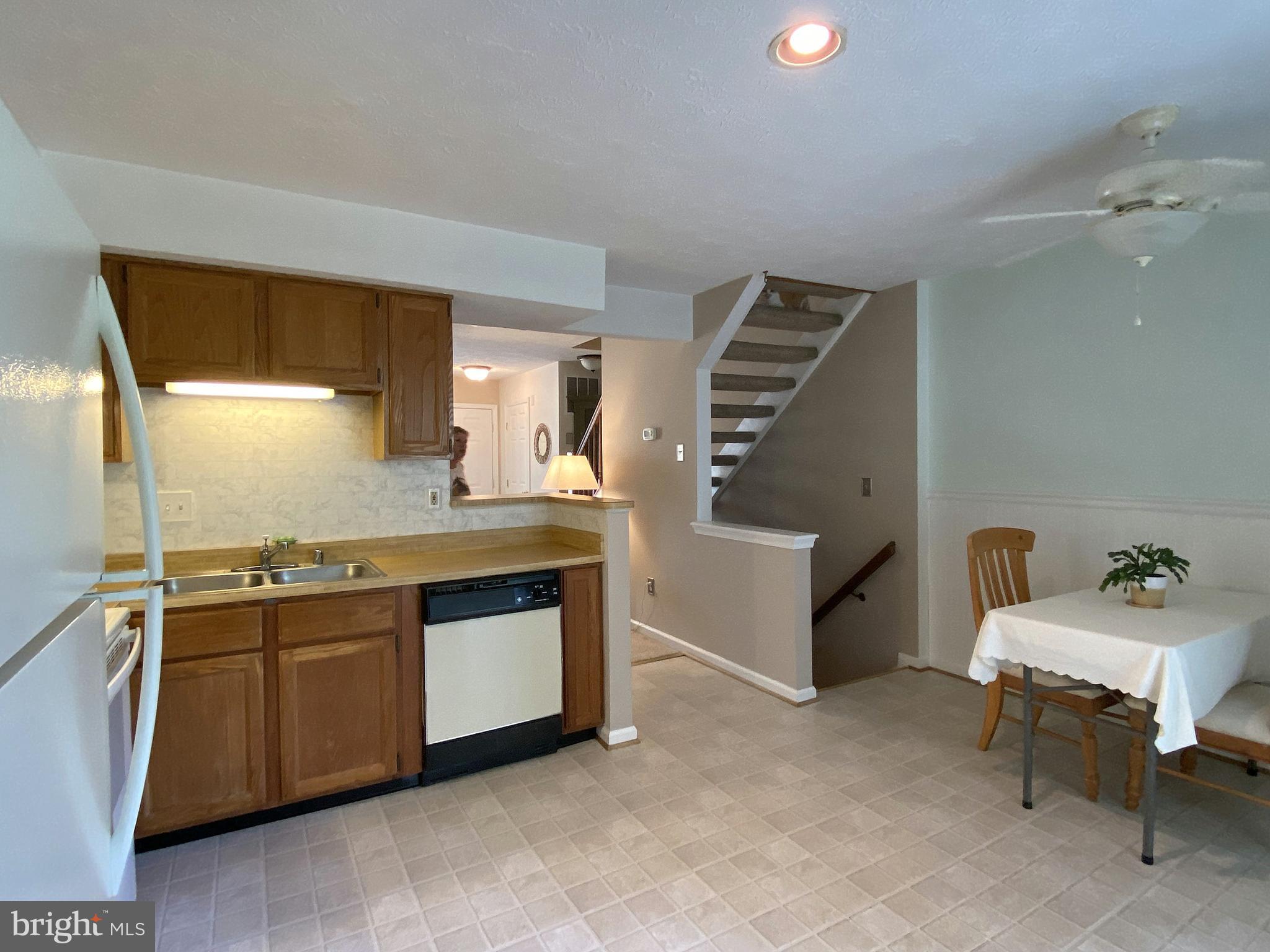 LAUREL WOODS - Residential