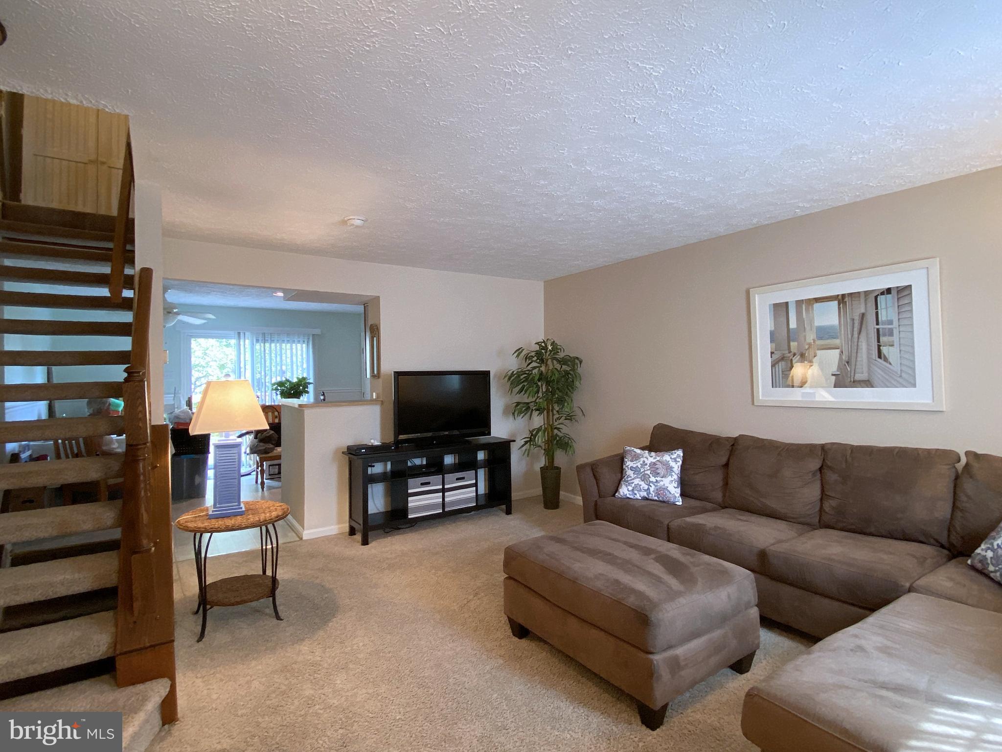 LAUREL WOODS - Residential