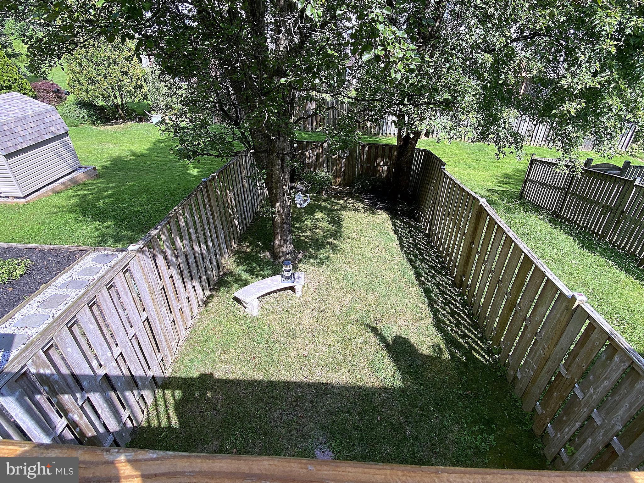 LAUREL WOODS - Residential