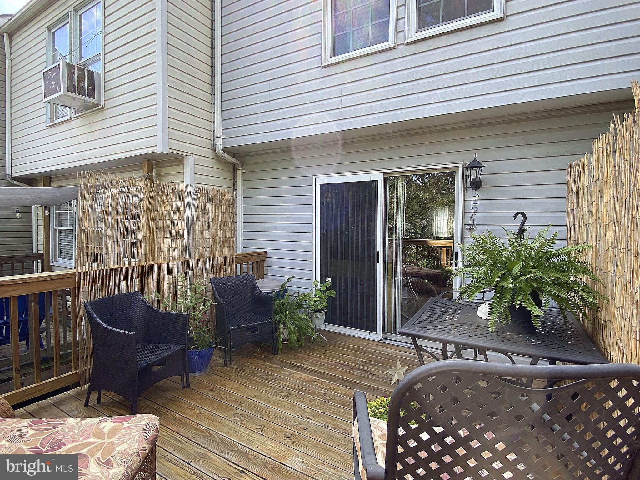 LAUREL WOODS - Residential