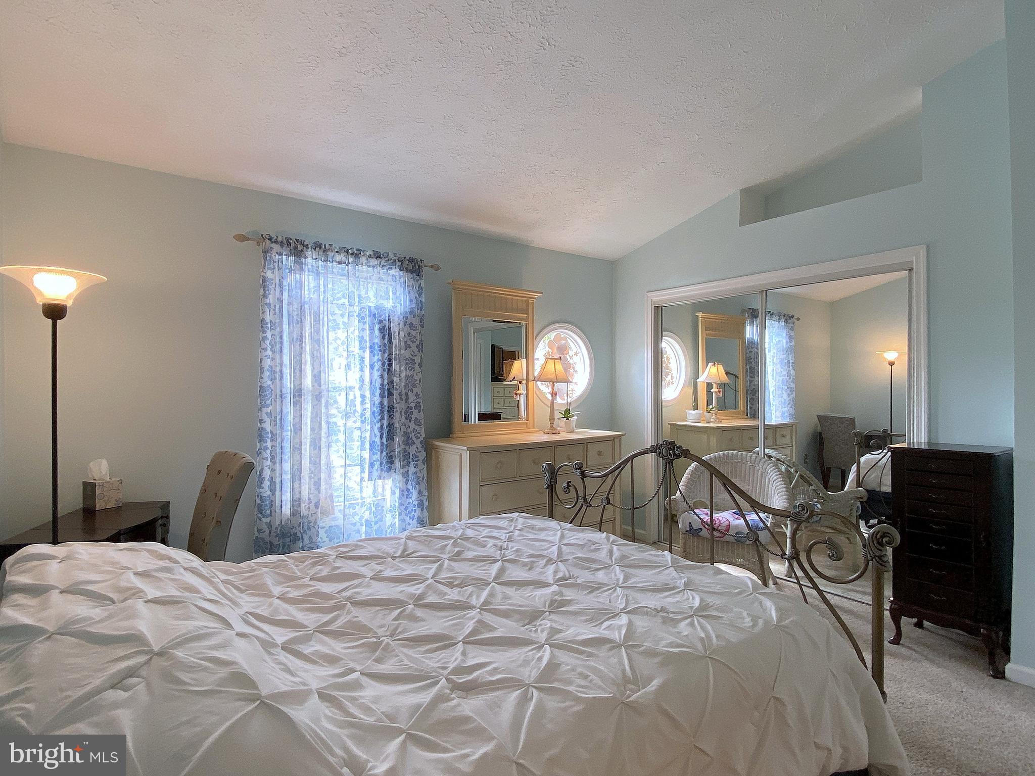 LAUREL WOODS - Residential