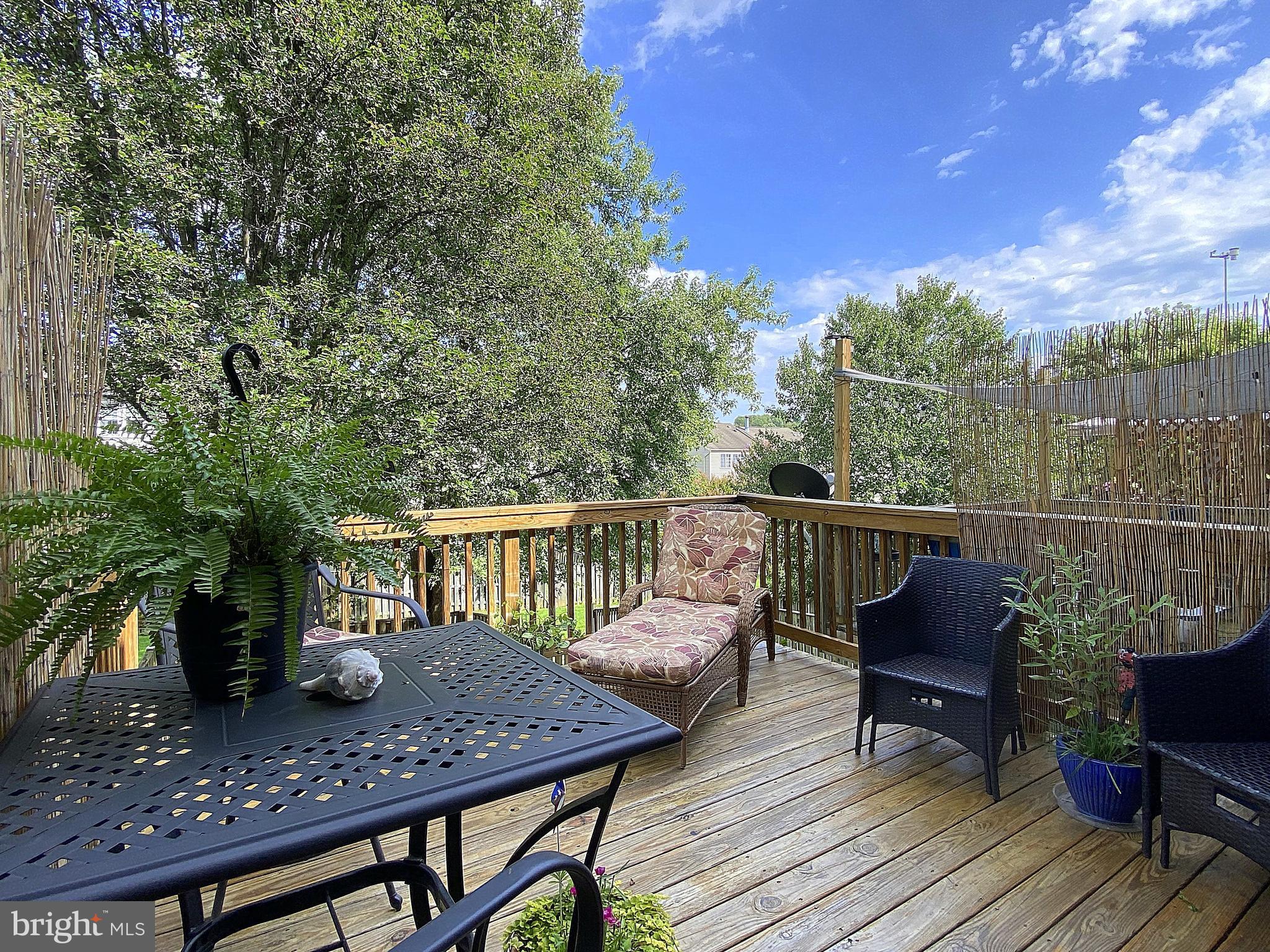 LAUREL WOODS - Residential