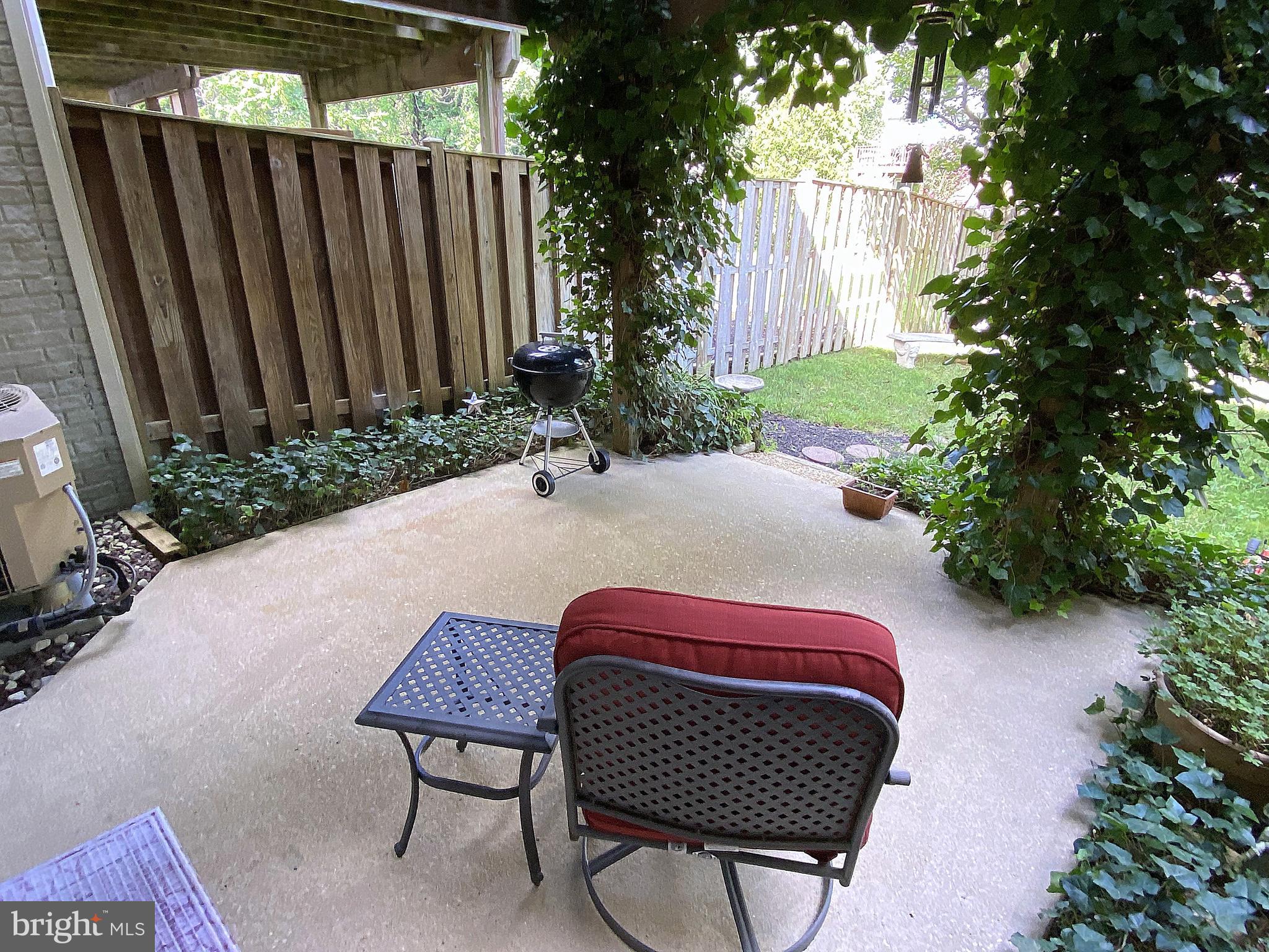 LAUREL WOODS - Residential