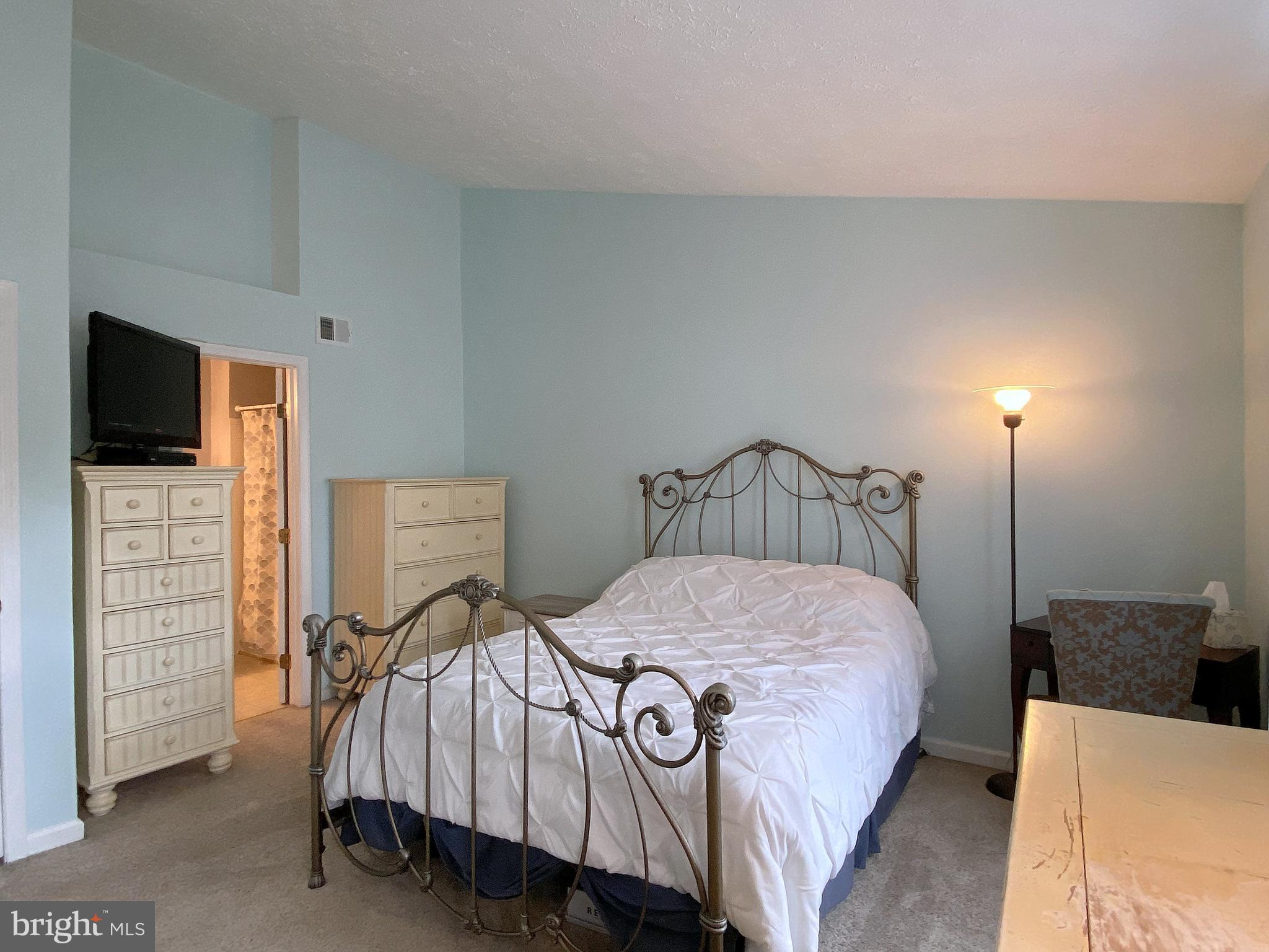 LAUREL WOODS - Residential