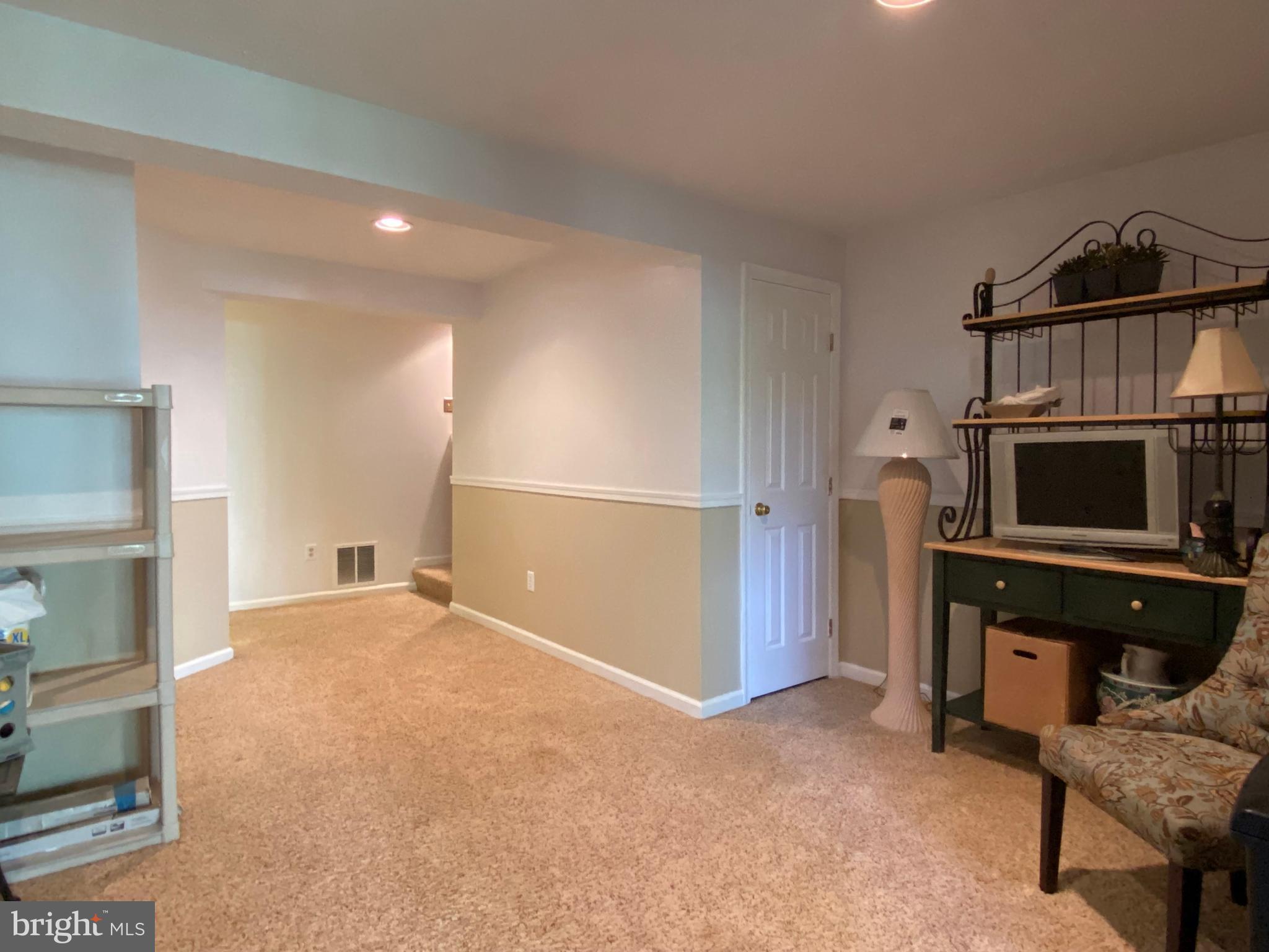 LAUREL WOODS - Residential