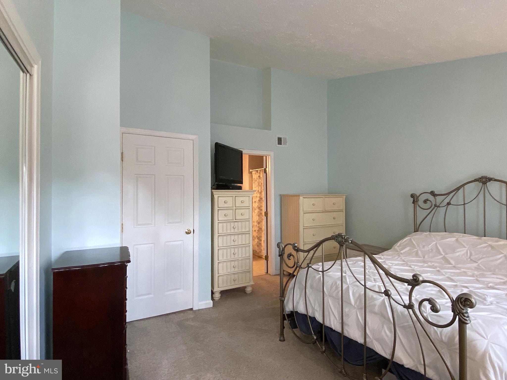 LAUREL WOODS - Residential