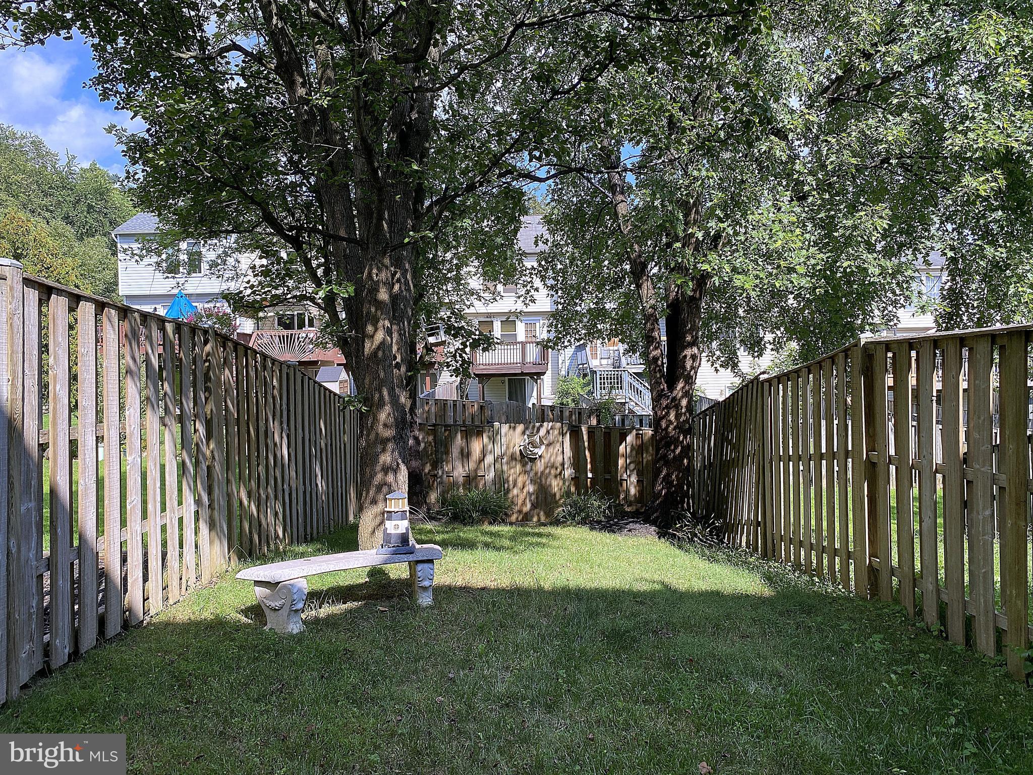 LAUREL WOODS - Residential