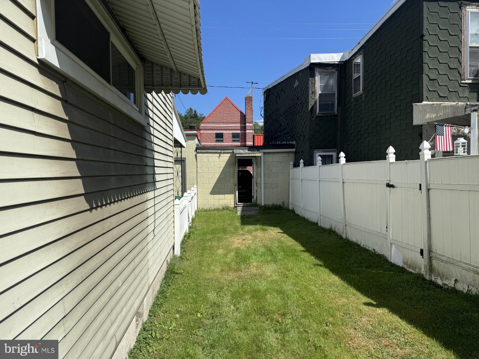 217 W PINE STREET