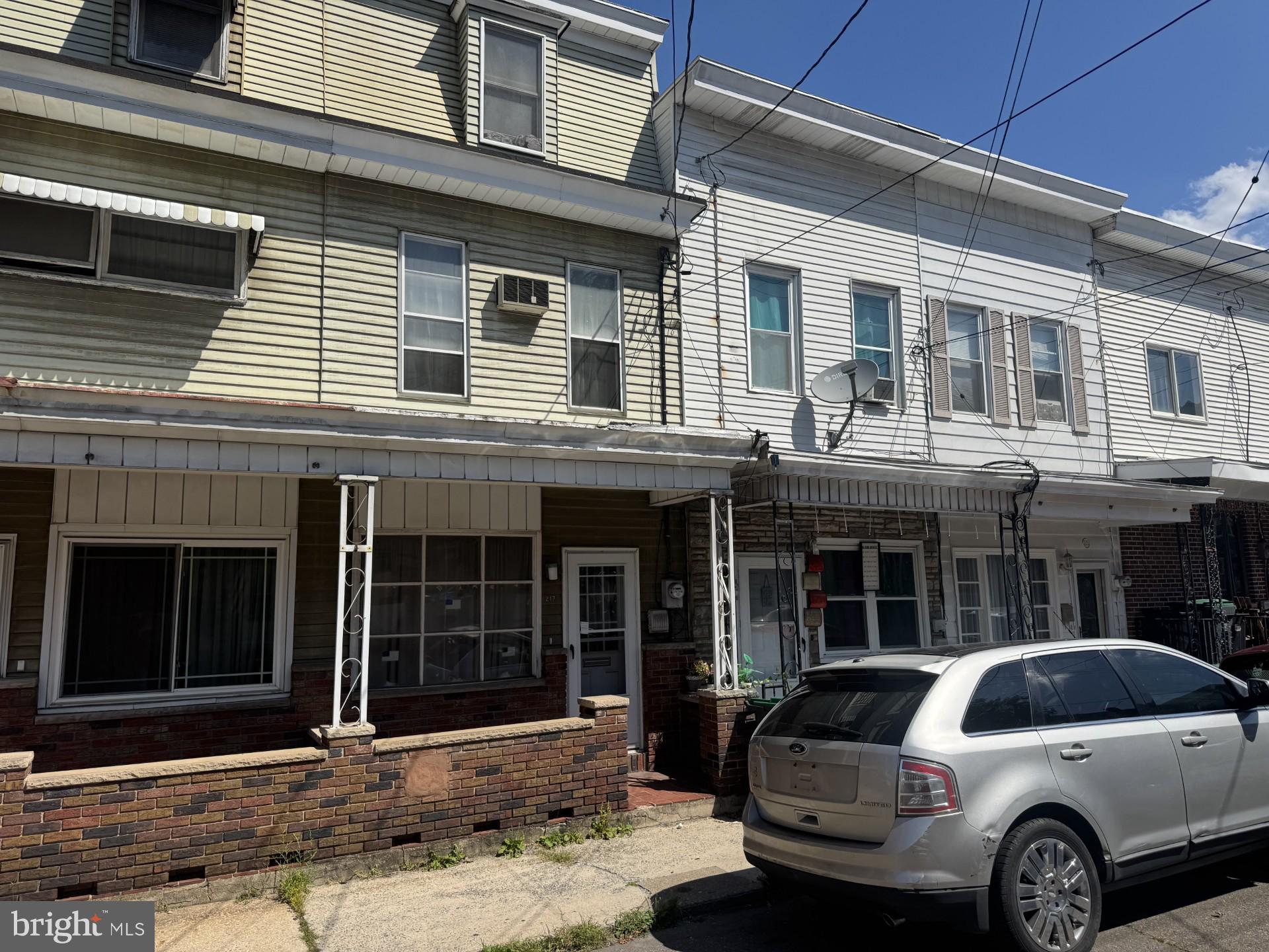 217 W PINE STREET